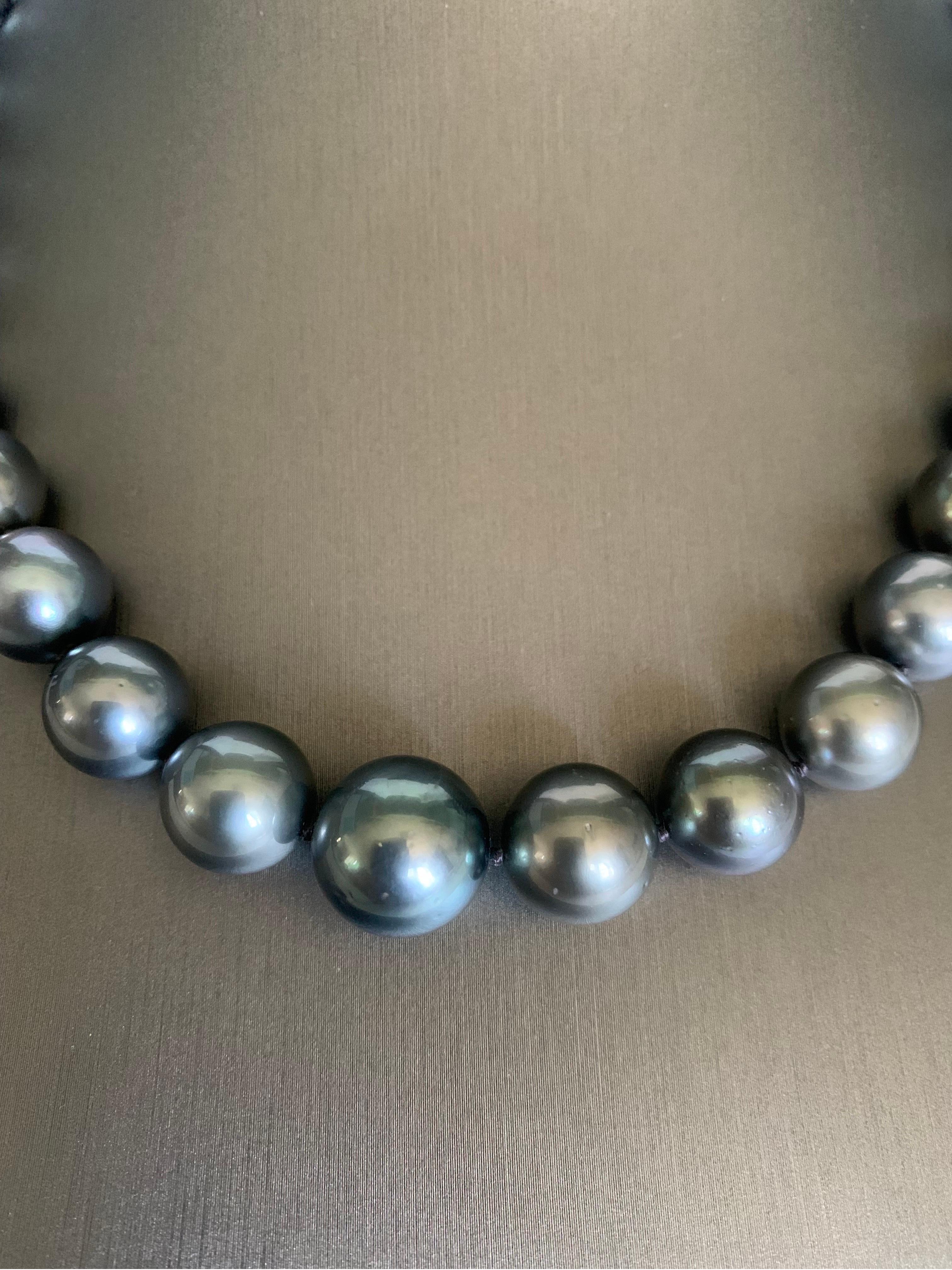 Contemporary Tahitian Pearl Strand Necklace with White Gold Clasp For Sale