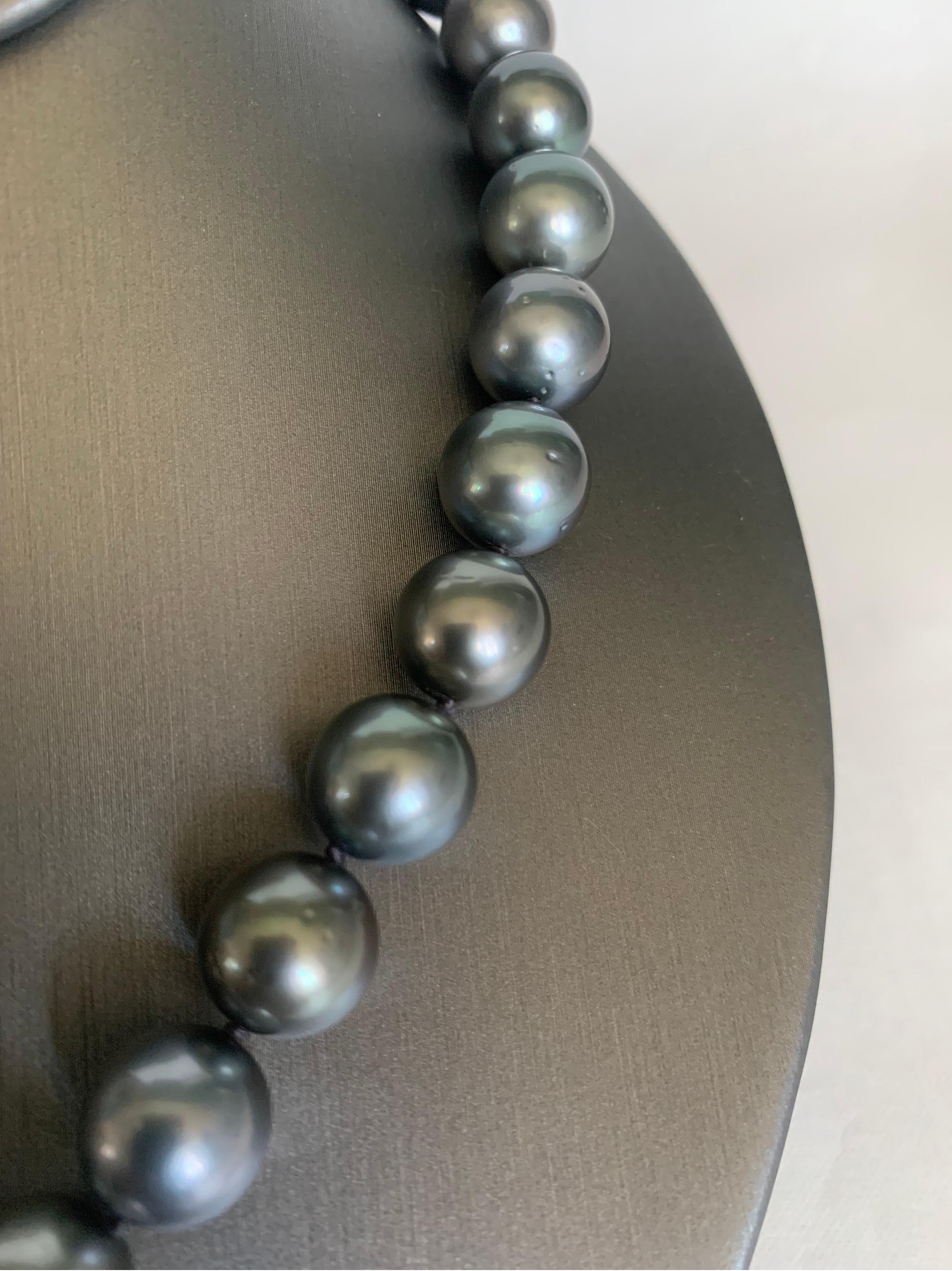 Round Cut Tahitian Pearl Strand Necklace with White Gold Clasp For Sale