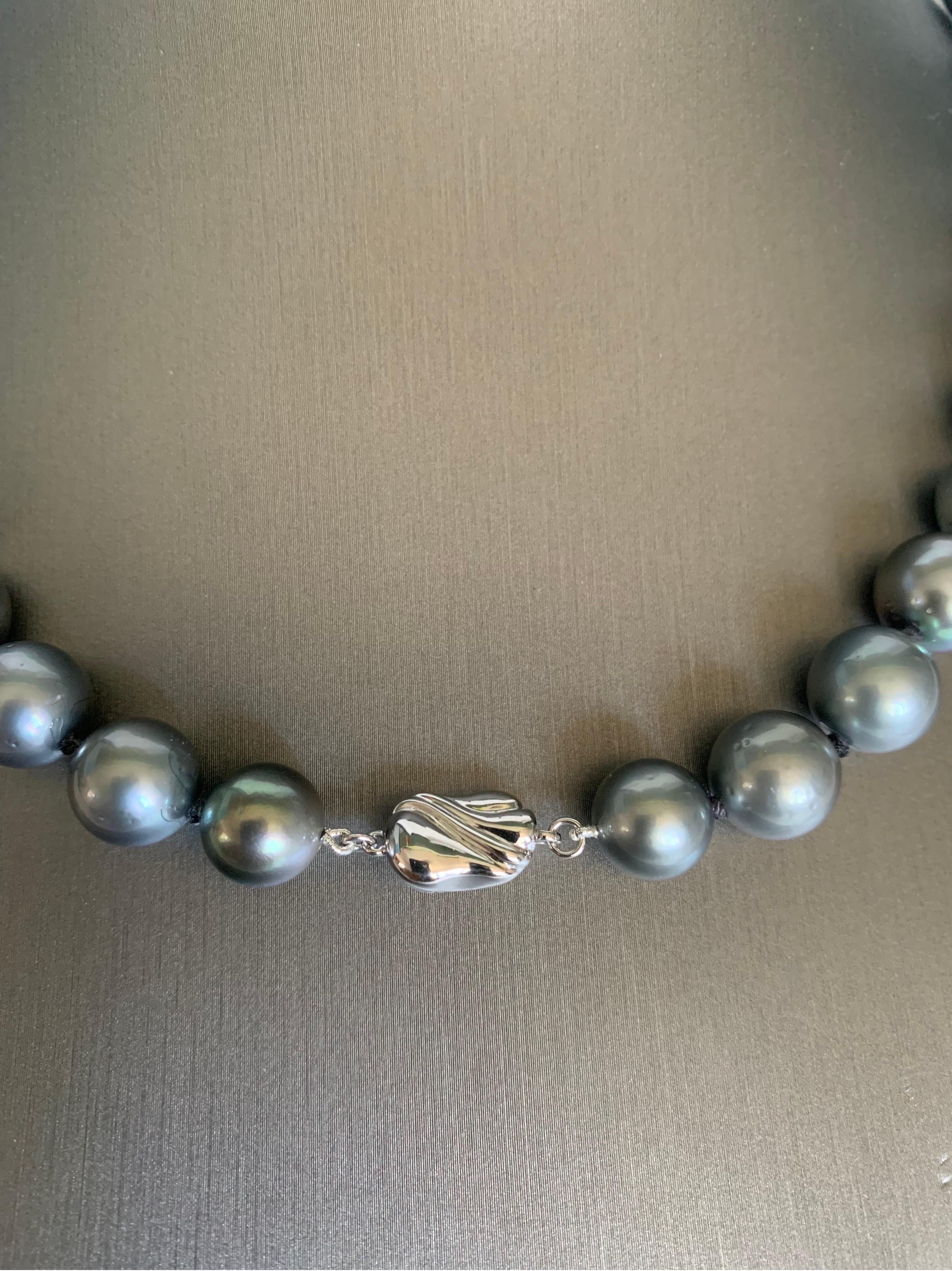 Women's Tahitian Pearl Strand Necklace with White Gold Clasp For Sale