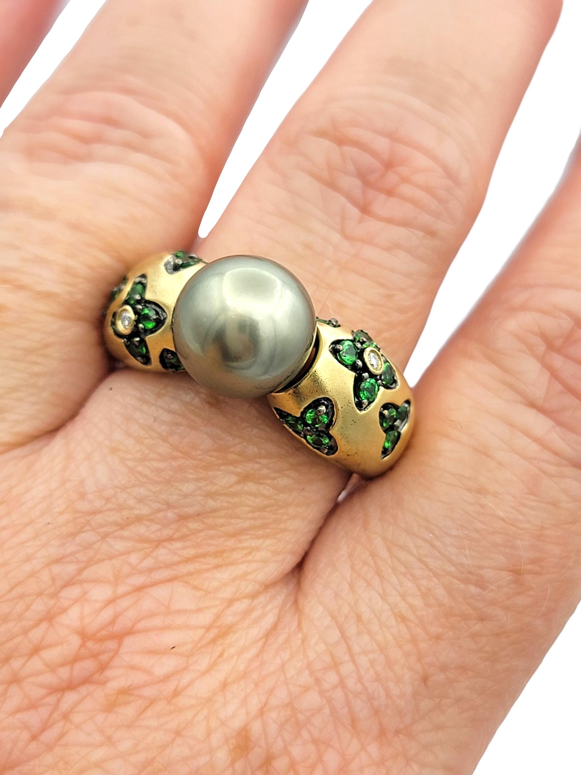 Bague en or jaune 14 carats, perle de Tahiti, tsavorite et diamant, motif fleuri en vente 5