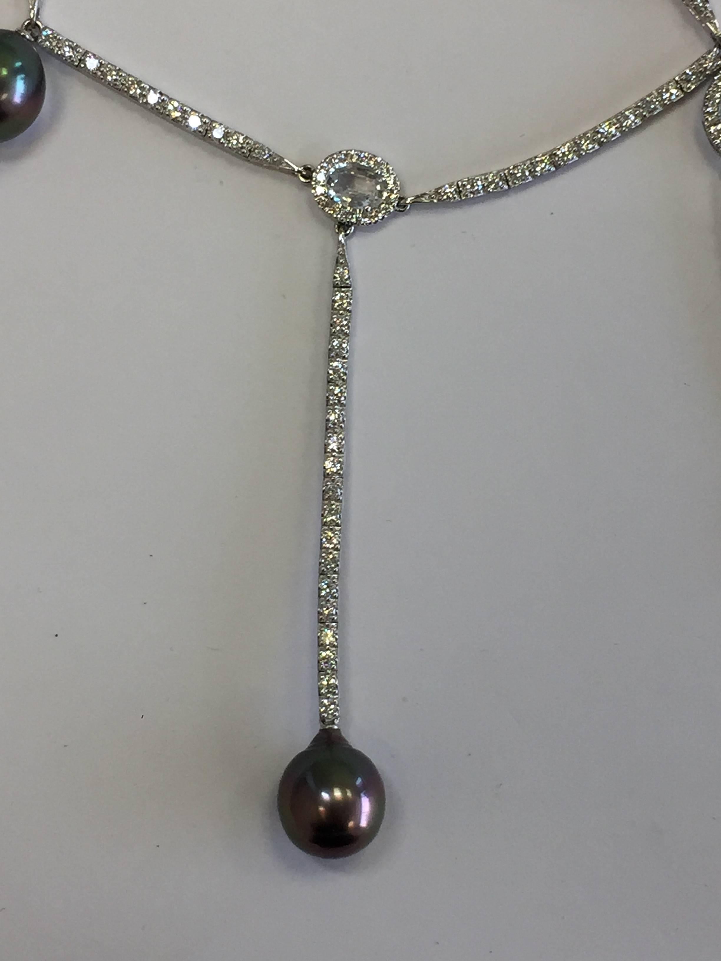 Collana di perle di Tahiti, zaffiri bianchi e diamanti in platino e 18 carati In condizioni Nuovo in vendita a Los Angeles, CA