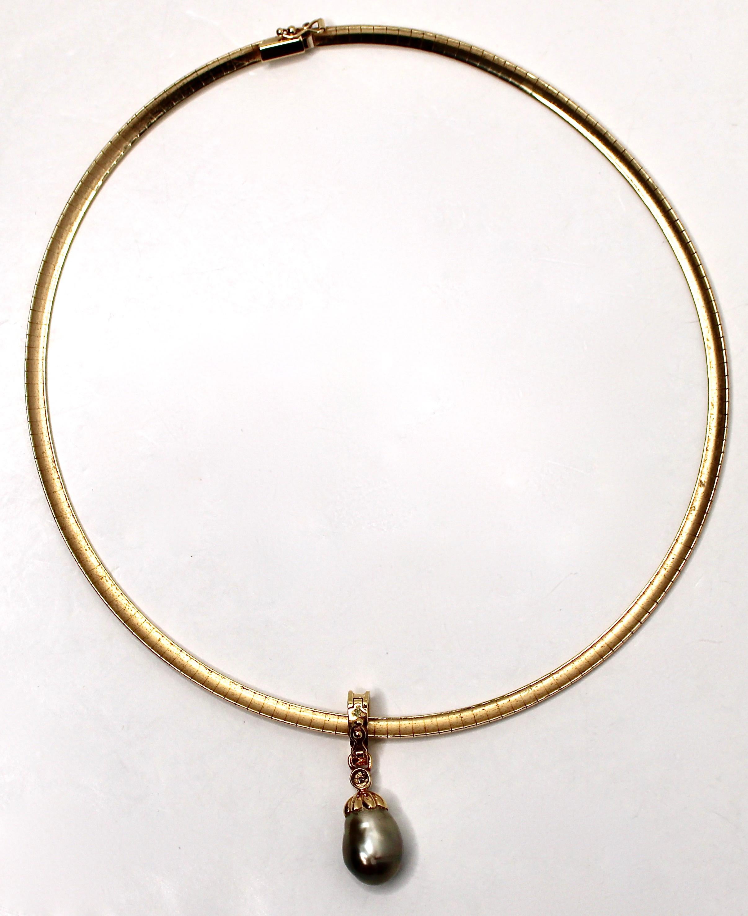 Tahitian Pearl With Diamonds 14k Gold Omega Pendant Necklace circa 1970s For Sale 4