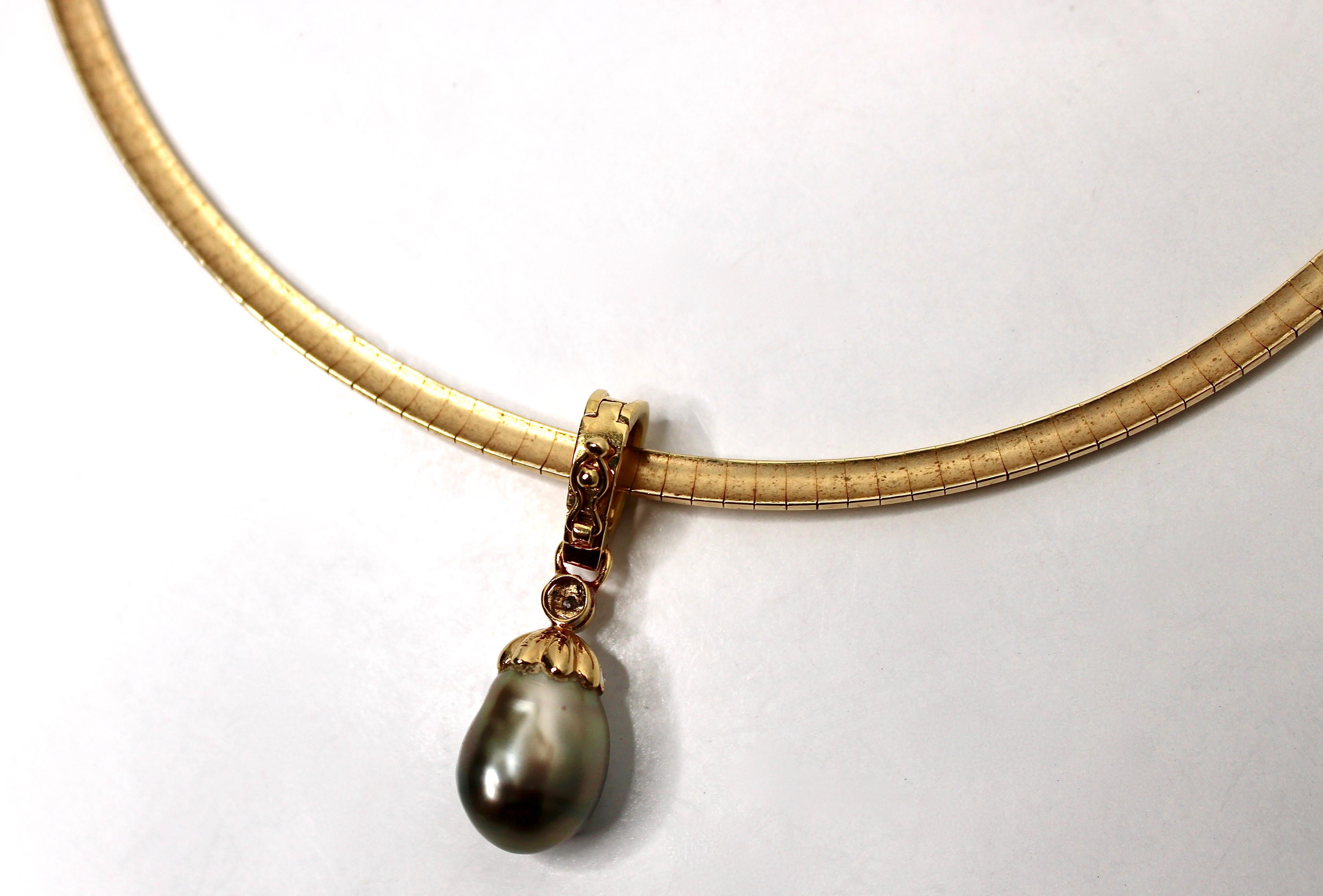 Tahitian Pearl With Diamonds 14k Gold Omega Pendant Necklace circa 1970s For Sale 5