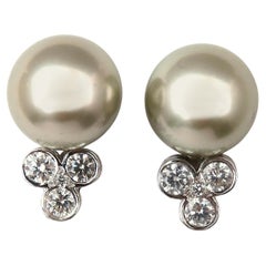 Orecchini a bottone con perle di Tahiti e diamanti da 0,60 ct, in oro 14kt*