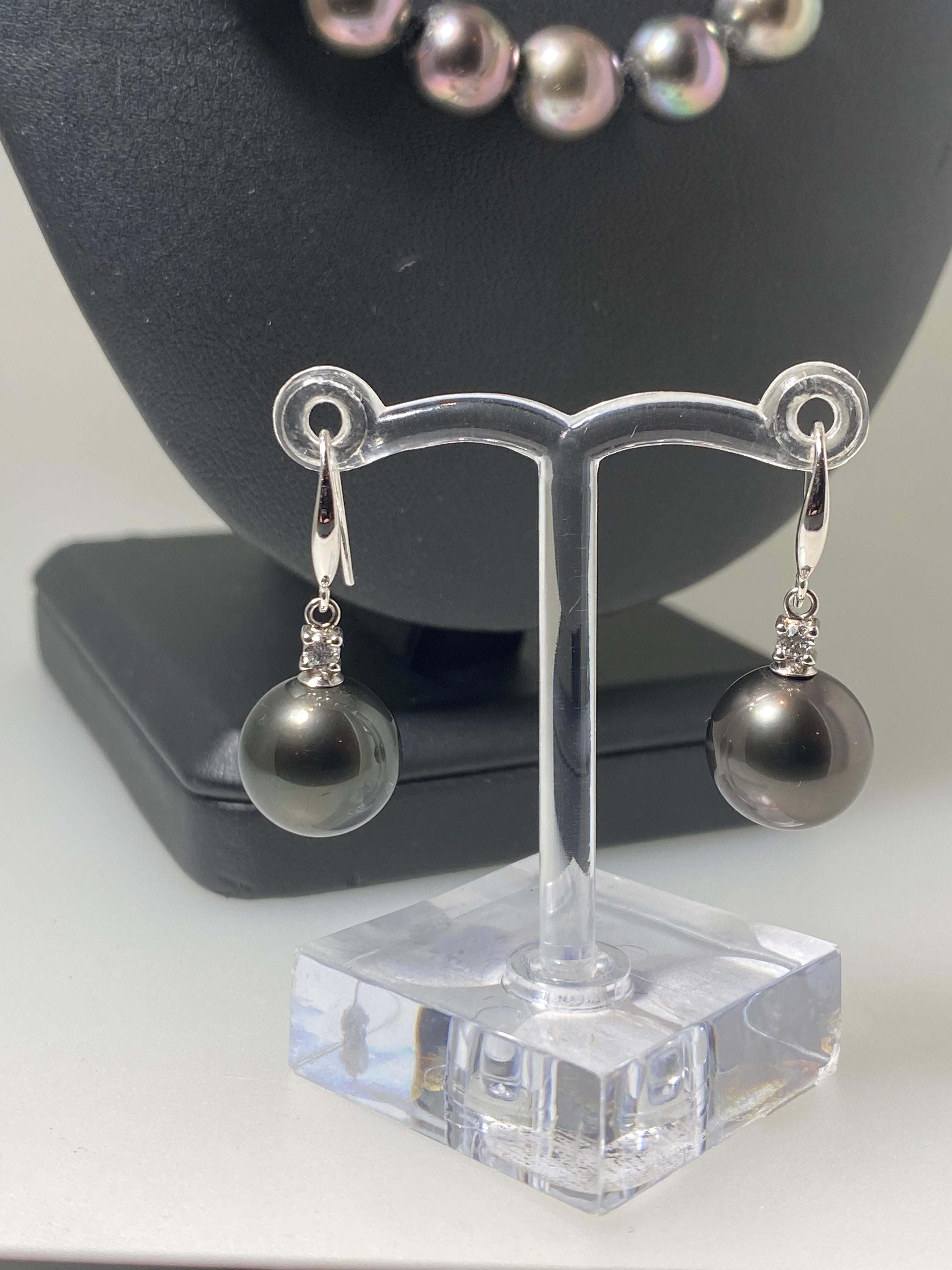 Tahitian Royal Peacock 9-11mm Pearl Necklace & Tahitian Pearl & Diamond Earrings For Sale 1