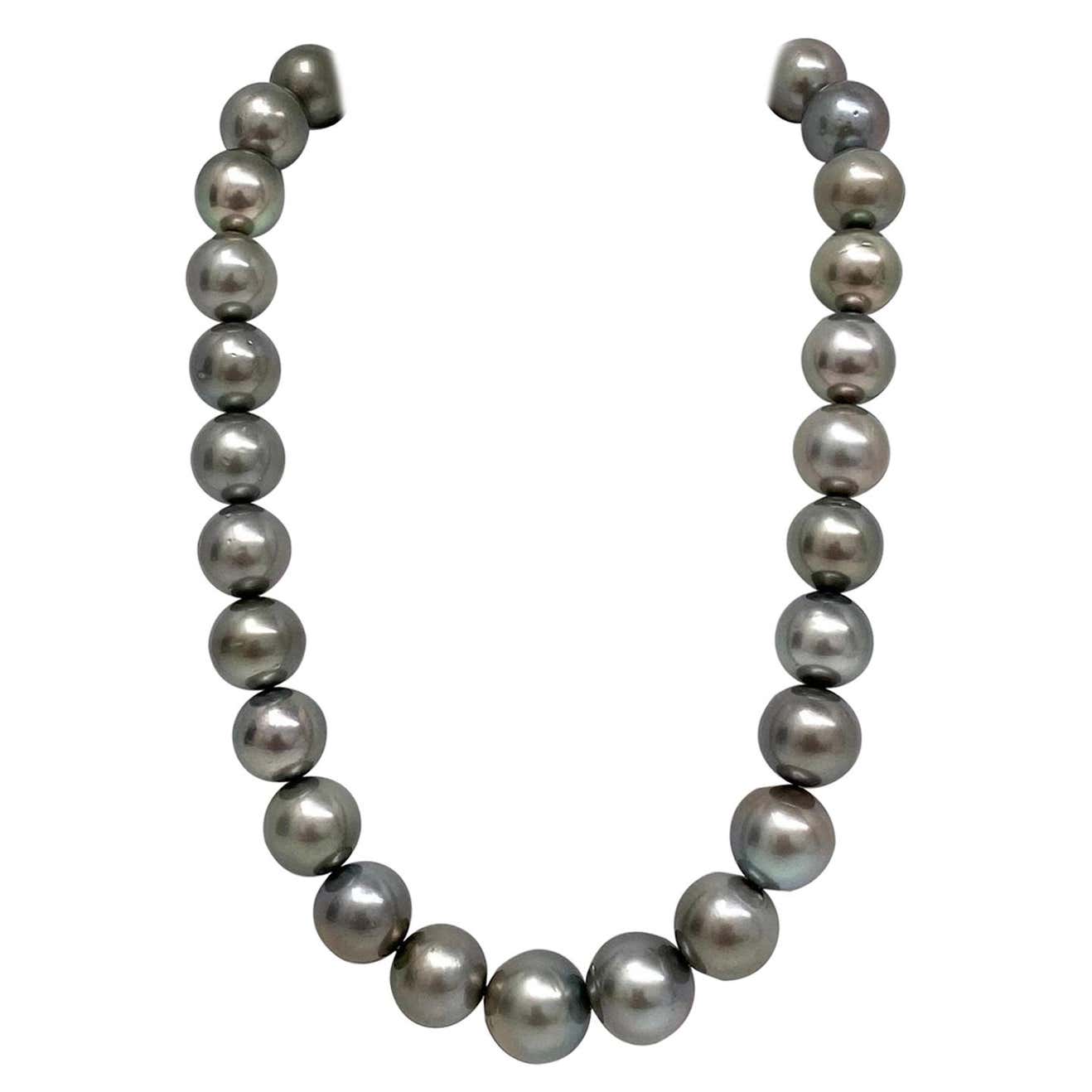 Tahitian Silver Gray Near-Round Pearl Necklace with Gold Clasp For Sale ...