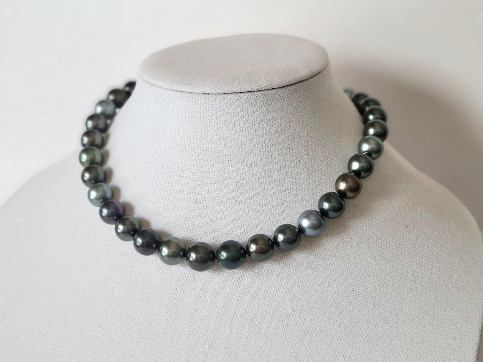 Women's South Sea Tahitian Black Pearl Necklace with 14K White Gold Clasp For Sale