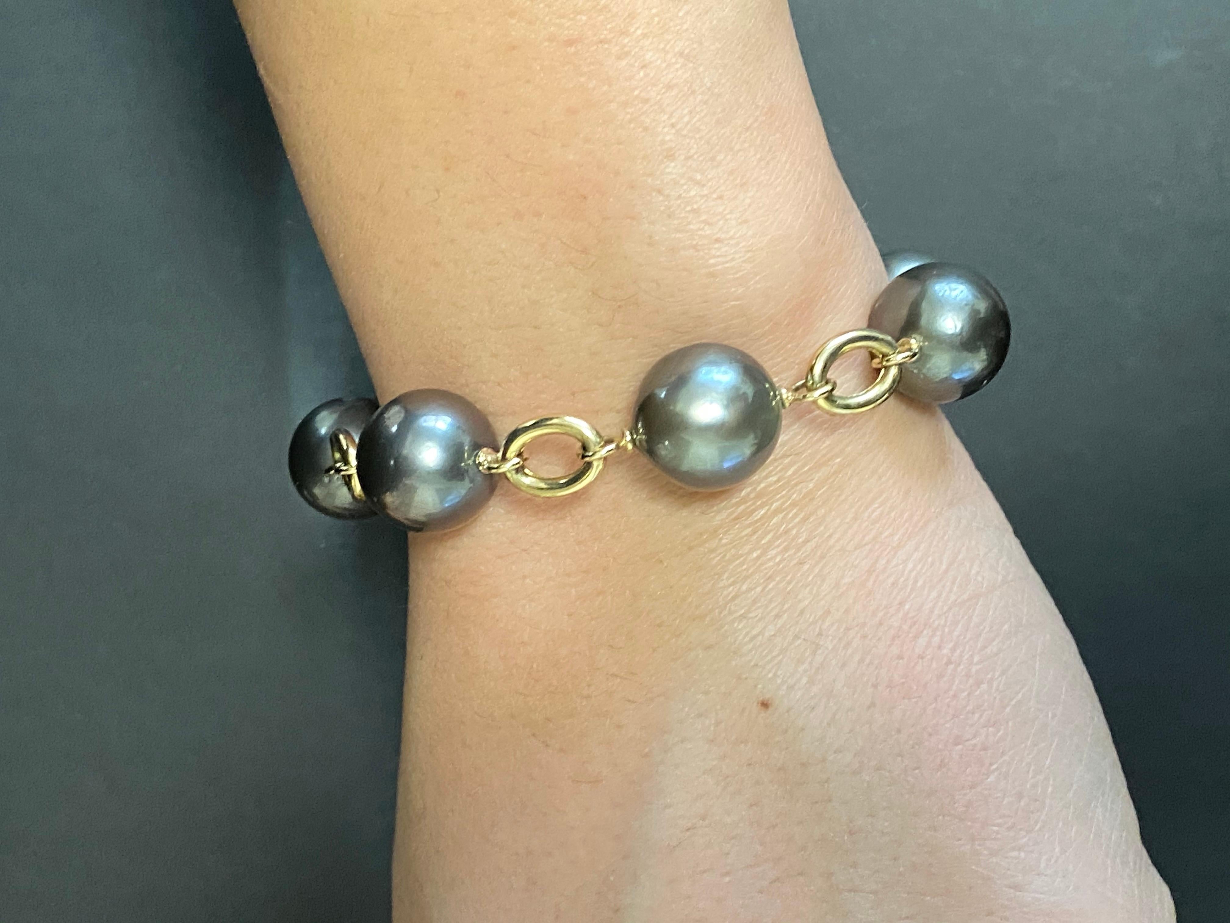 Contemporary Tahitian South Sea Pearl Bracelet