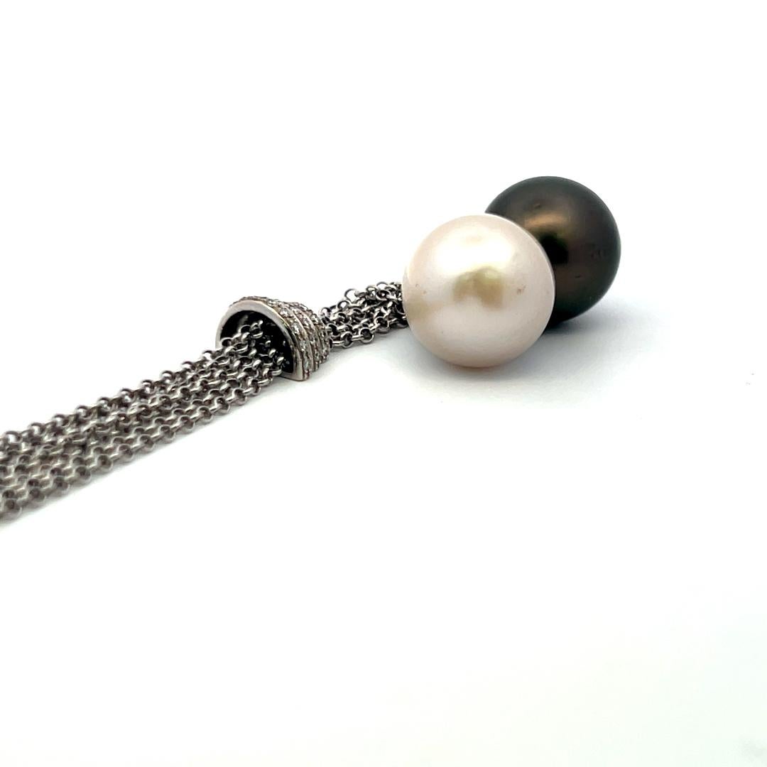 Collana con due ciondoli a goccia con perle di Tahiti e dei mari del sud e diamanti in oro bianco 18 carati in vendita 5