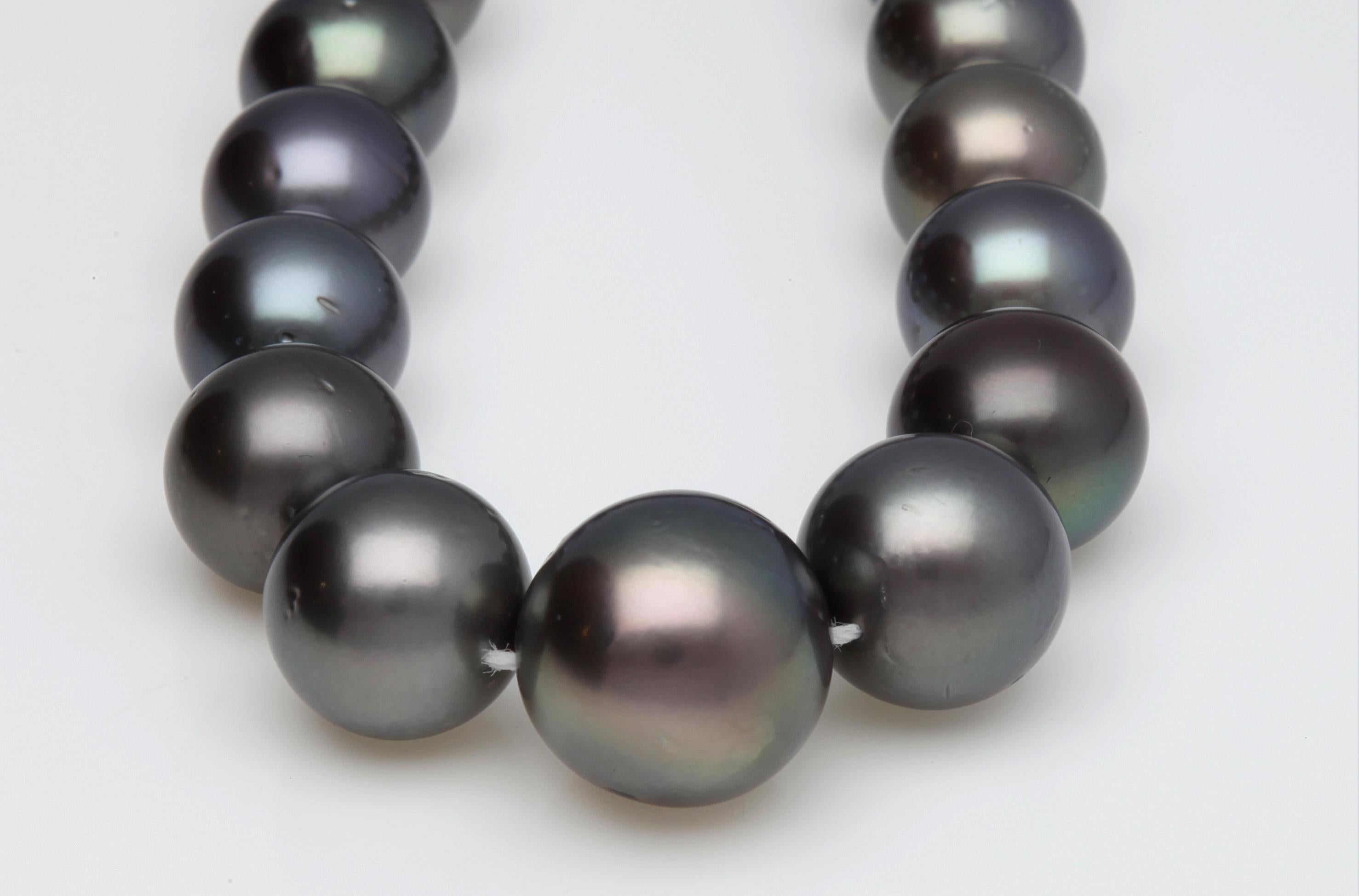 Tahitian South Sea Pearl Necklace In New Condition For Sale In Rome, IT