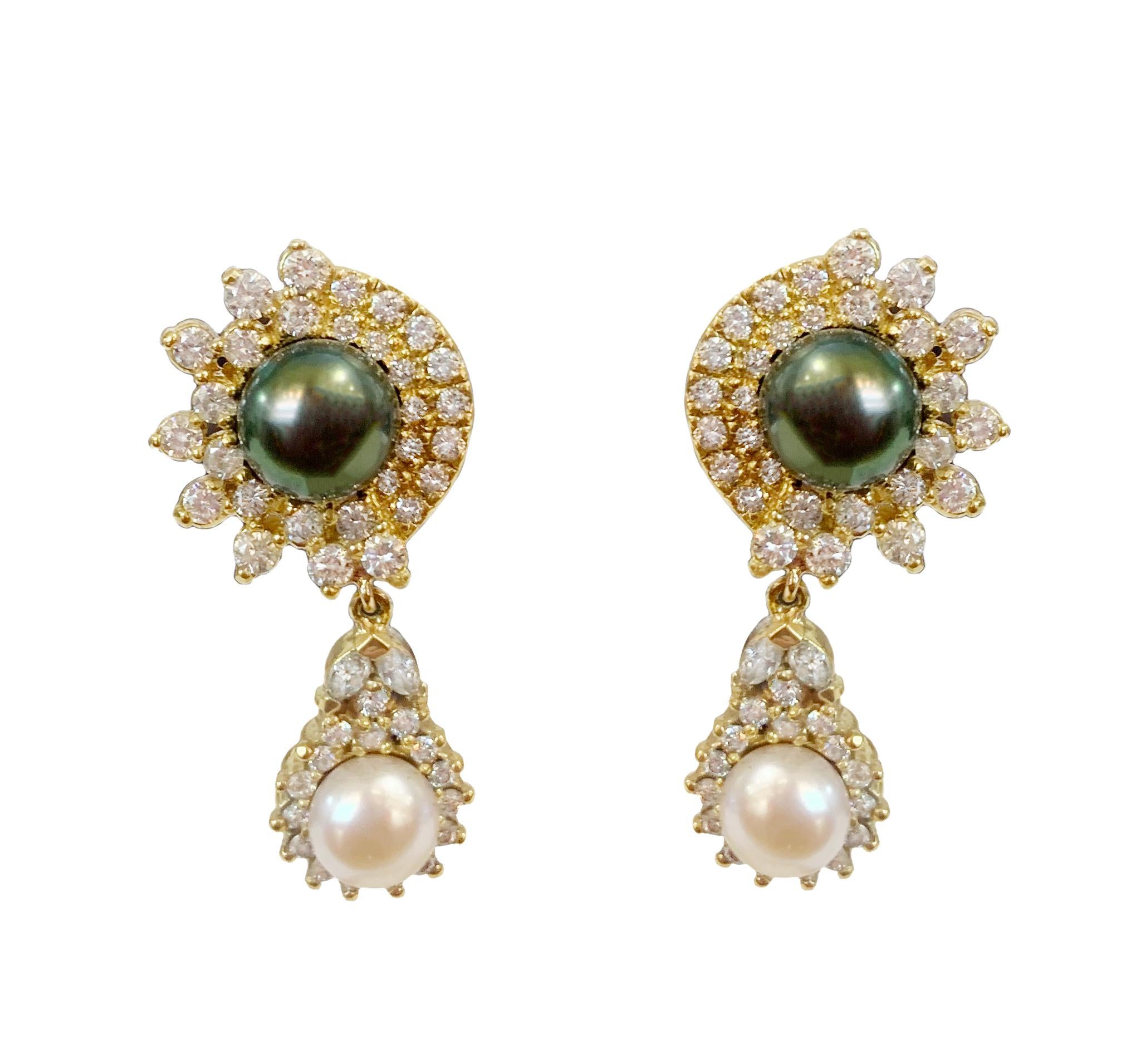 Tahiti- und weiße Perlen-Ohrringe aus 18 Karat Gelbgold mit Diamanten Damen im Angebot