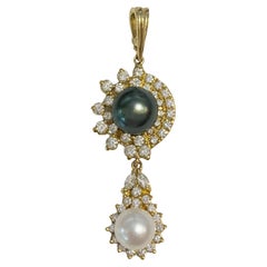 Tahitian & White Pearl Pendant in 18k Yellow Gold with Diamonds