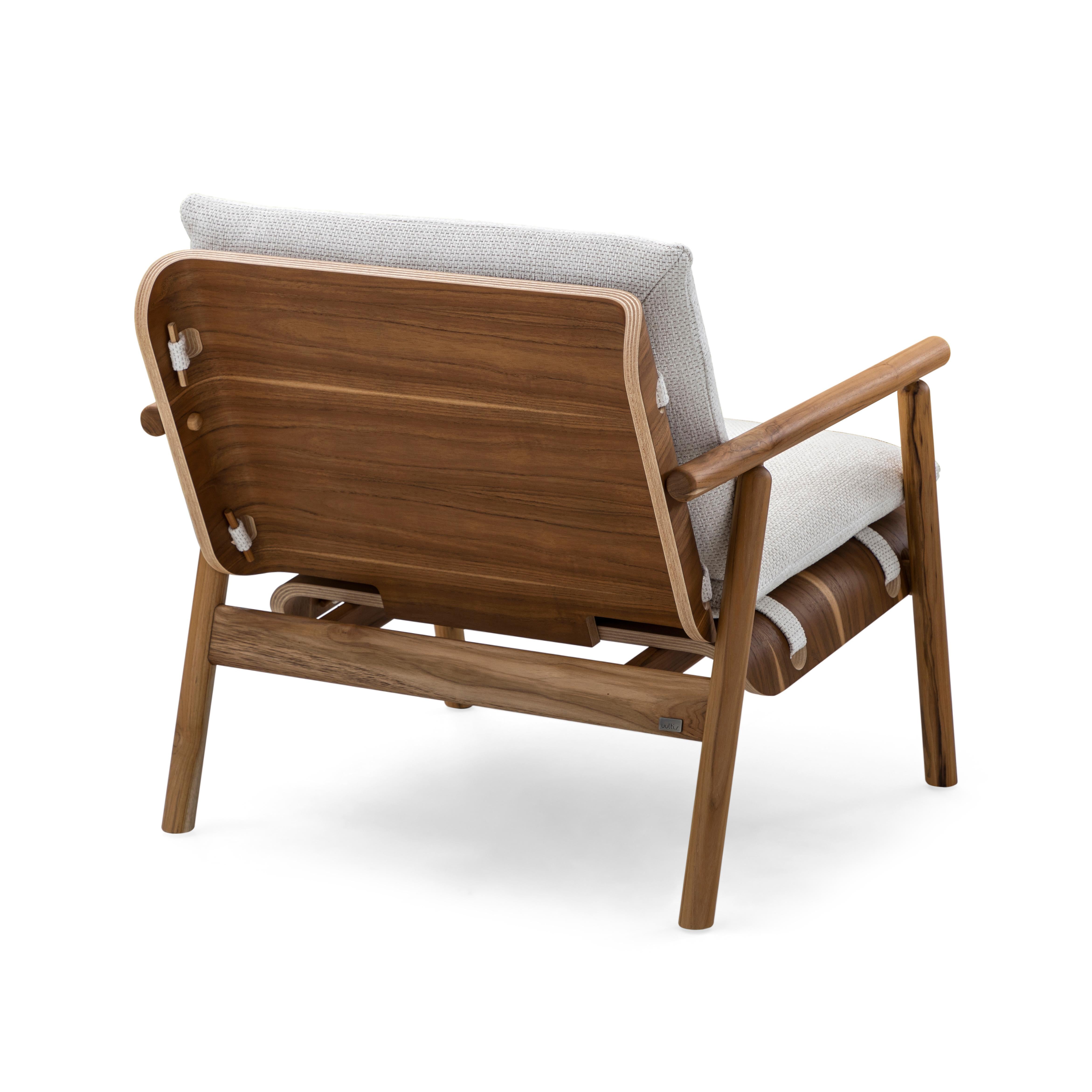Moderno Sedia da salotto in legno di teak con cuscino in tessuto bianco sporco, Collection'S in vendita