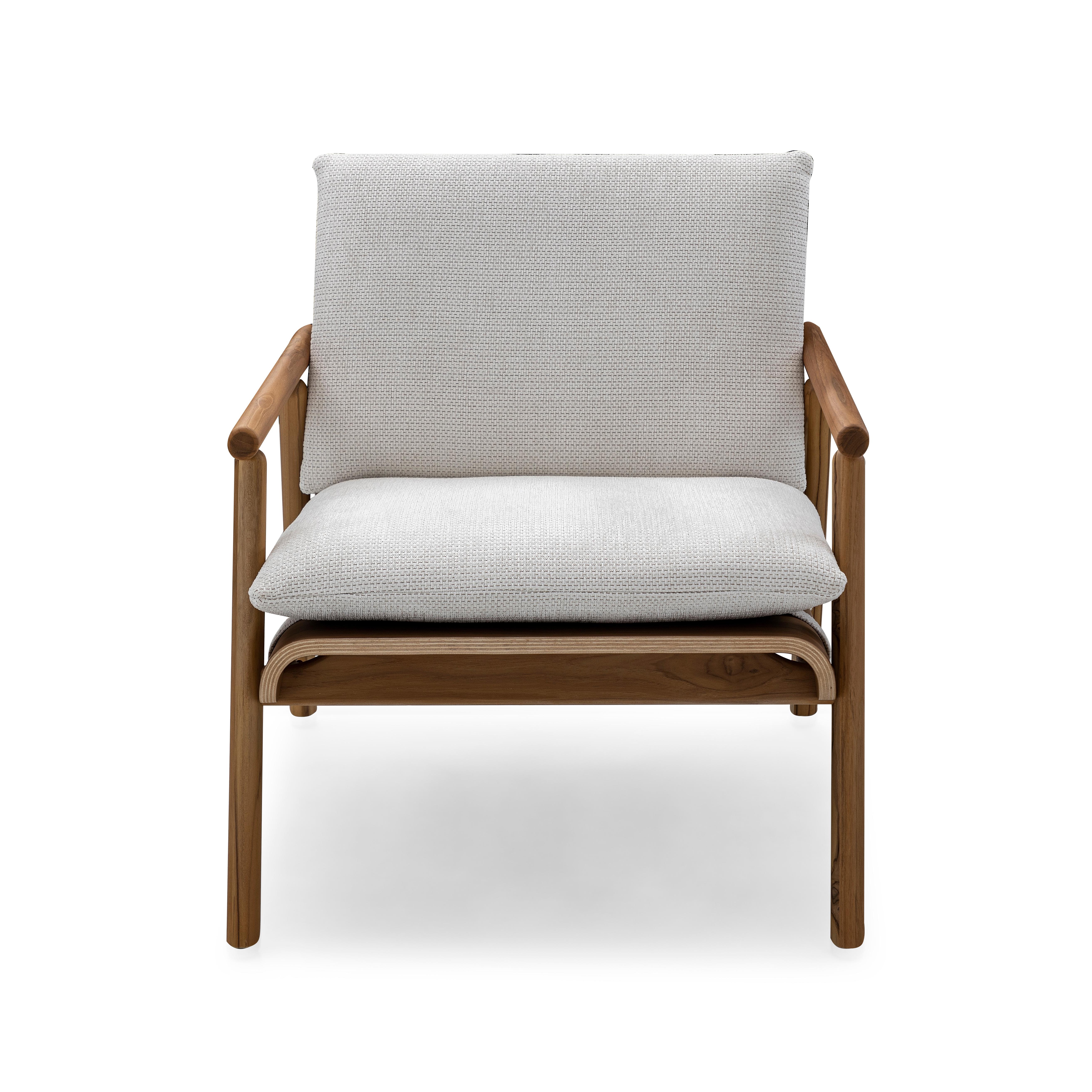 XXI secolo e contemporaneo Sedia da salotto in legno di teak con cuscino in tessuto bianco sporco, Collection'S in vendita