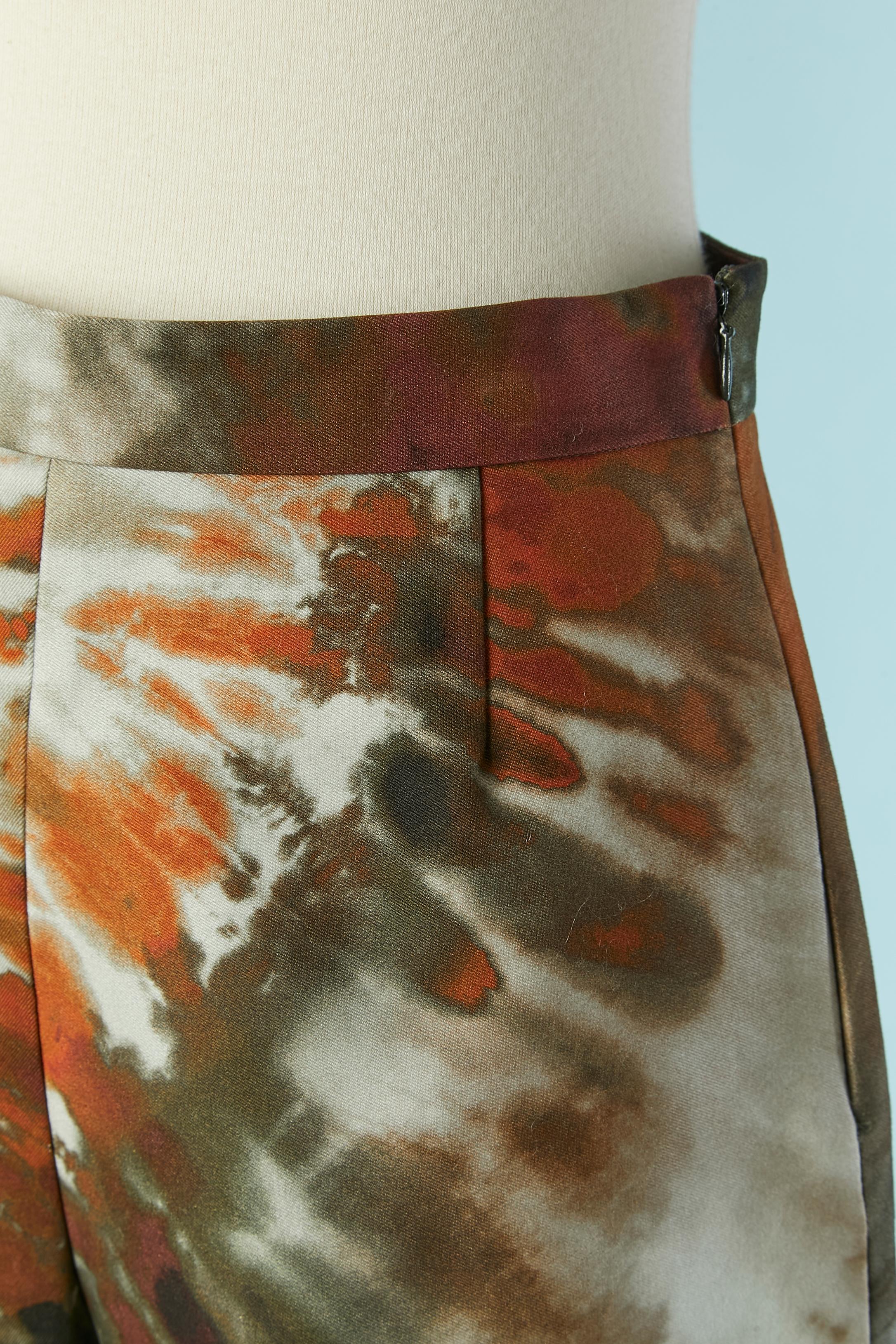 TaÏ & Dye cotton short with invisible zip closure on the left side and hook&eye. No lining. 
SIZE 40 / M 