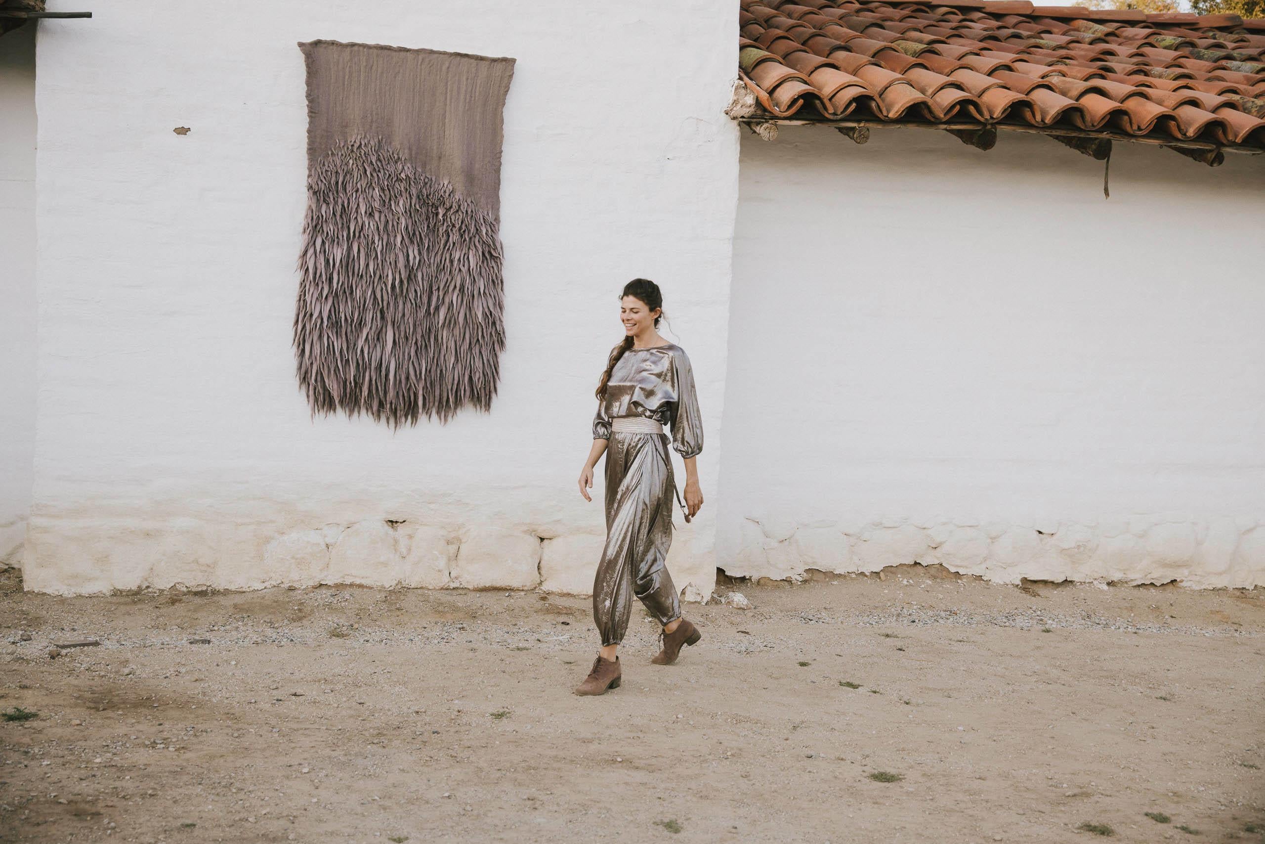 Taiana Tapestry- Mauve Mama In New Condition For Sale In Atlanta, GA