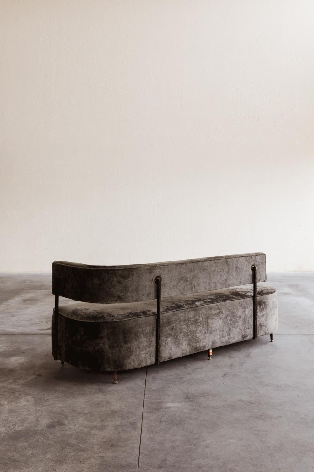 Raro sofá de forma libre de Taichiro Nakai para La Permanente Mobili Cantù, 1954 en venta 3