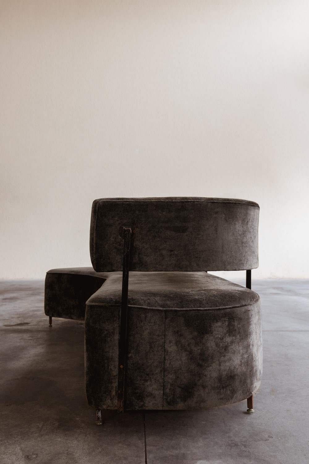 Raro sofá de forma libre de Taichiro Nakai para La Permanente Mobili Cantù, 1954 mediados del siglo XX en venta