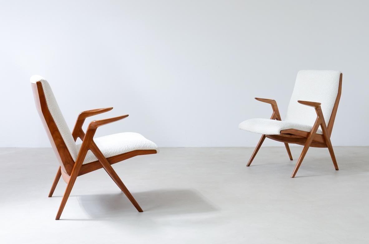 
COD-CV200
Taichiro Nakai
Rare pair of armchairs in cherry wood and upholstered fabric designed and produced for the Permanente mobili exhibition in 1955.

Manifatctured by Permanente mobili, Cantù, 1955.

L63 P70 h80