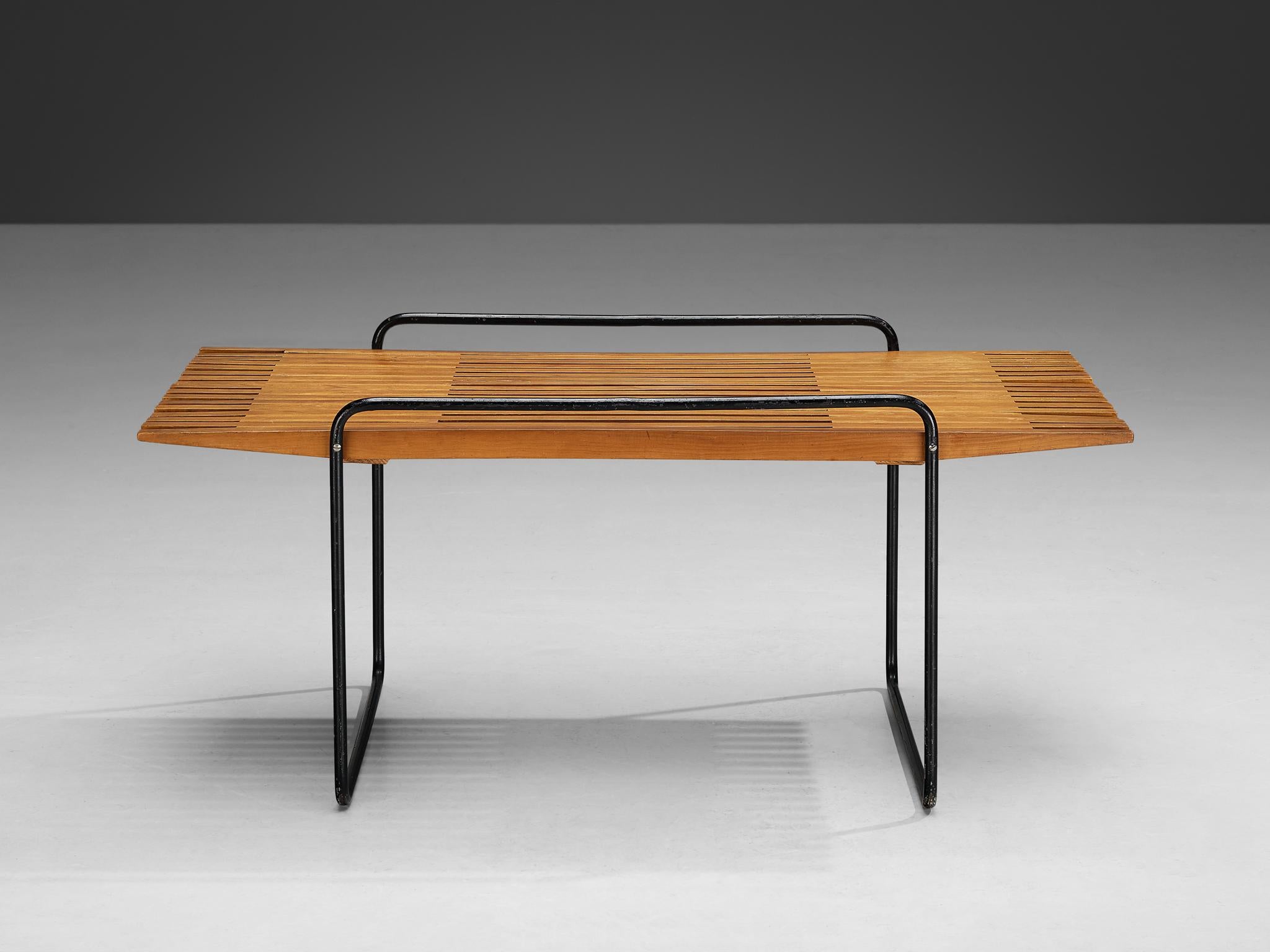 italien Taichiro Nakay pour La Permanente Mobili Cantù Table basse en cerisier en vente