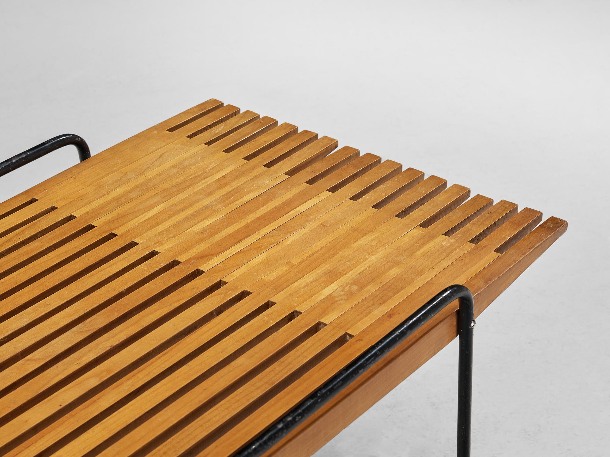 Taichiro Nakay pour La Permanente Mobili Cantù Table basse en cerisier Bon état - En vente à Waalwijk, NL