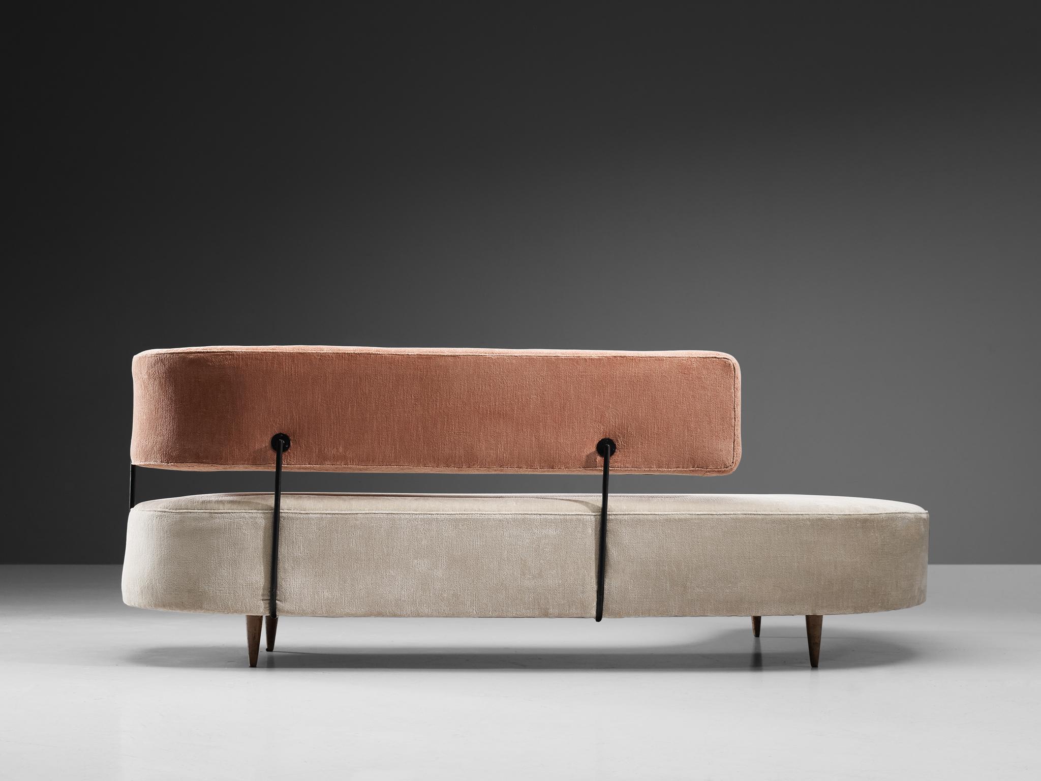 Mid-Century Modern Taichiro Nakay for La Permanente Mobili Cantù Sofa  For Sale