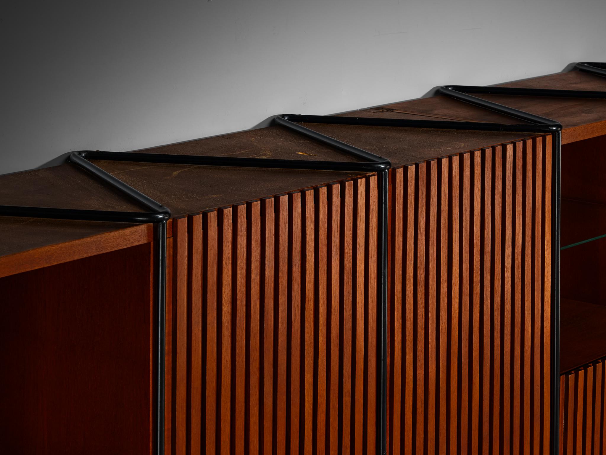 Taichiro Nakay pour La Permanente Mobili Cantù Armoire murale en teck en vente 3