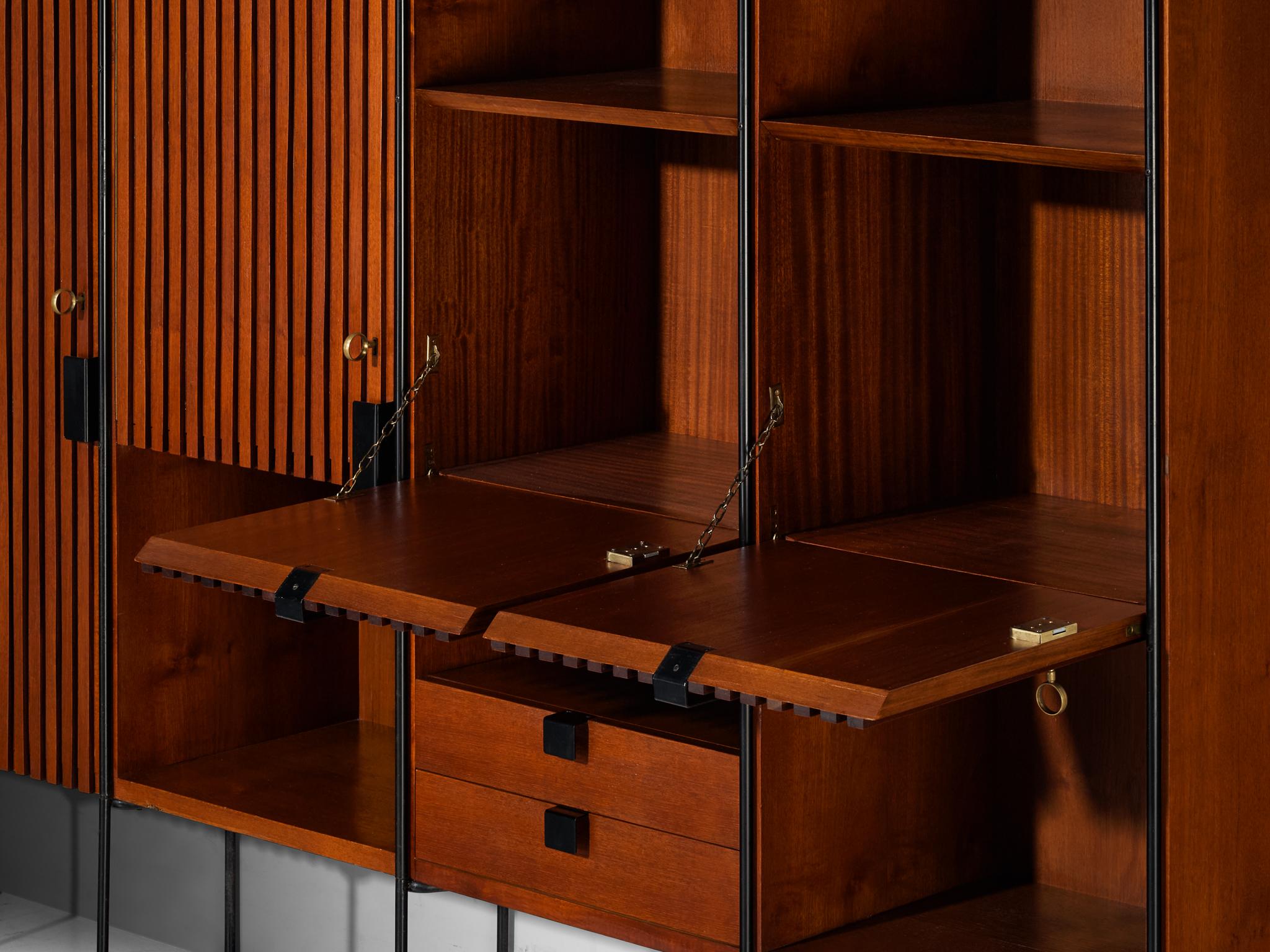 Taichiro Nakay pour La Permanente Mobili Cantù Armoire murale en teck en vente 4
