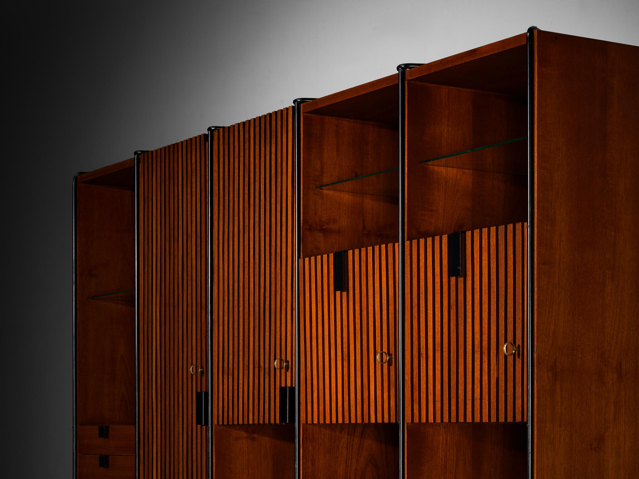 italien Taichiro Nakay pour La Permanente Mobili Cantù Armoire murale en teck en vente