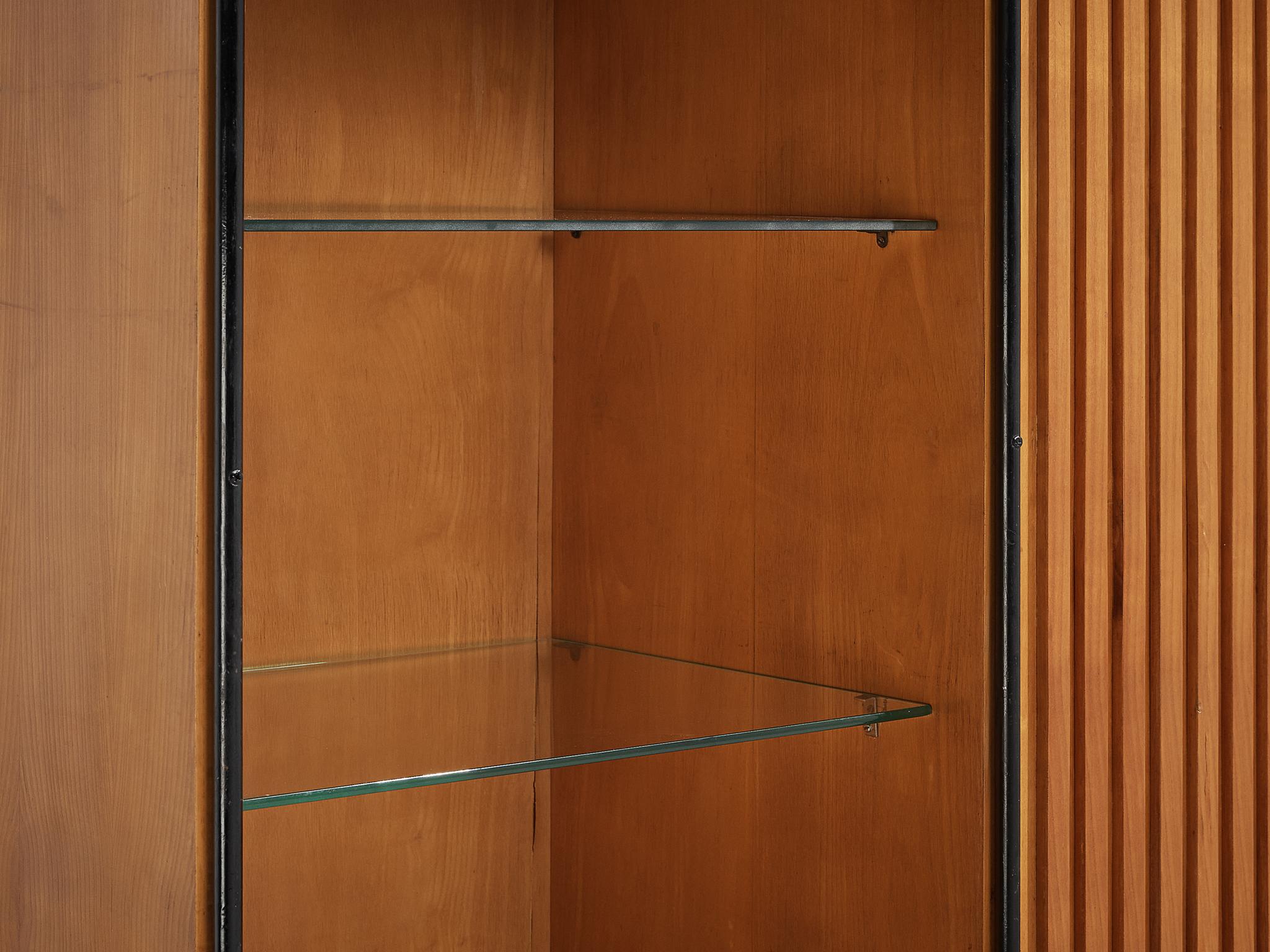 Taichiro Nakay for La Permanente Mobili Wall Cabinet in Cherry For Sale 3