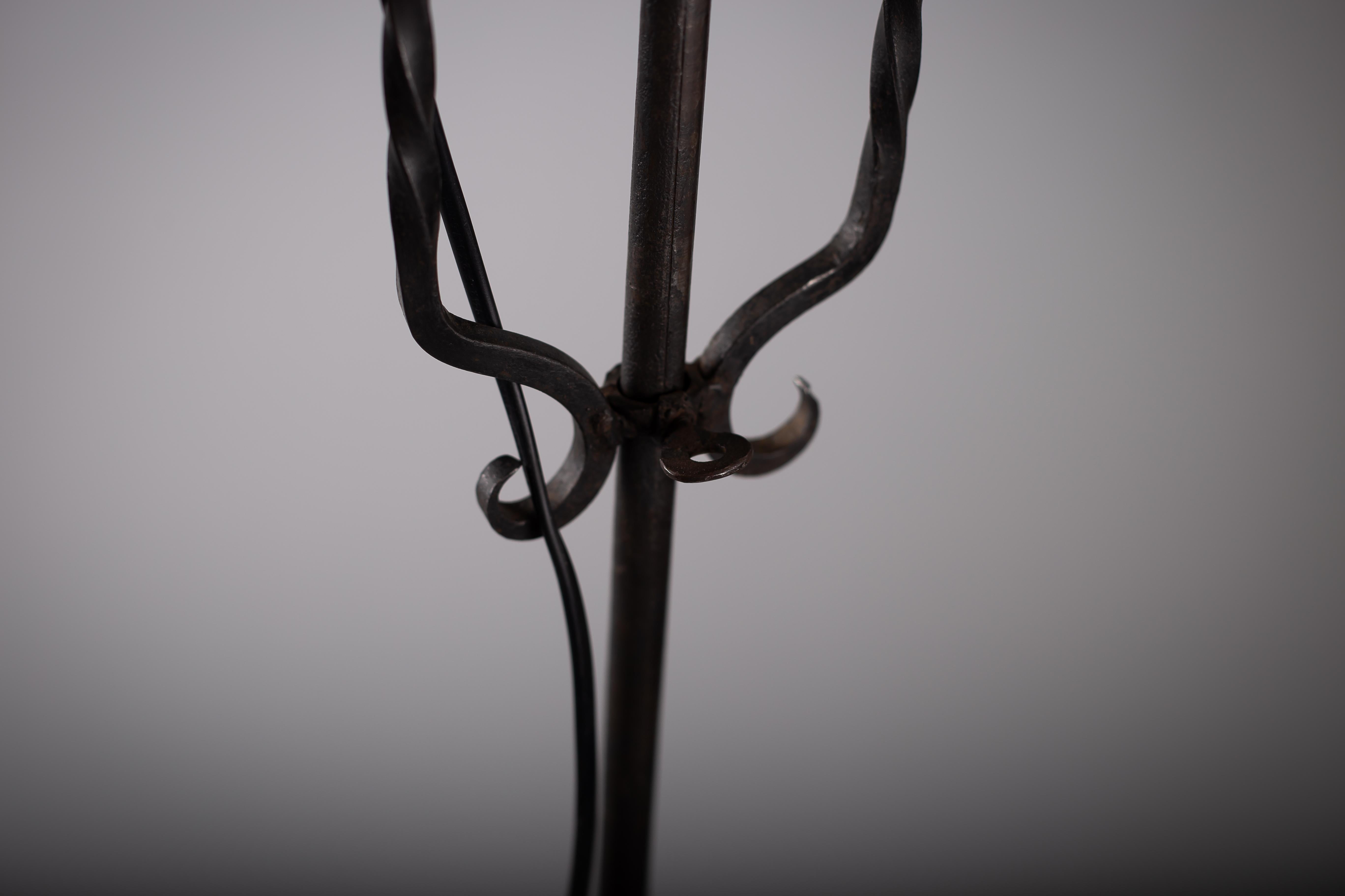 Taidetakomo Antti Hakkarainen, Finnish 1930s Wrought Iron Floor Lamp For Sale 3