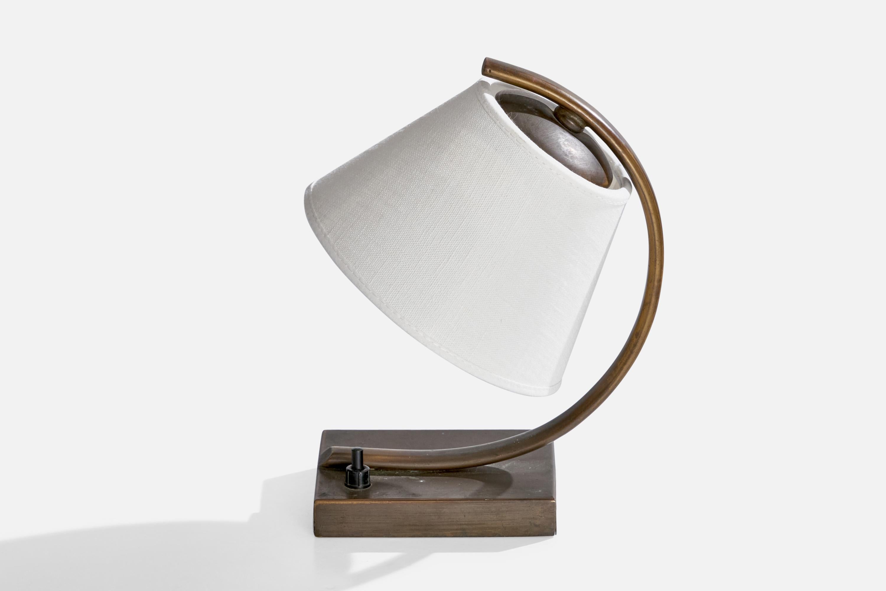 Scandinave moderne Lampe de bureau Taidetakomo Antti Hakkarainen, laiton, tissu, Finlande, années 1930 en vente