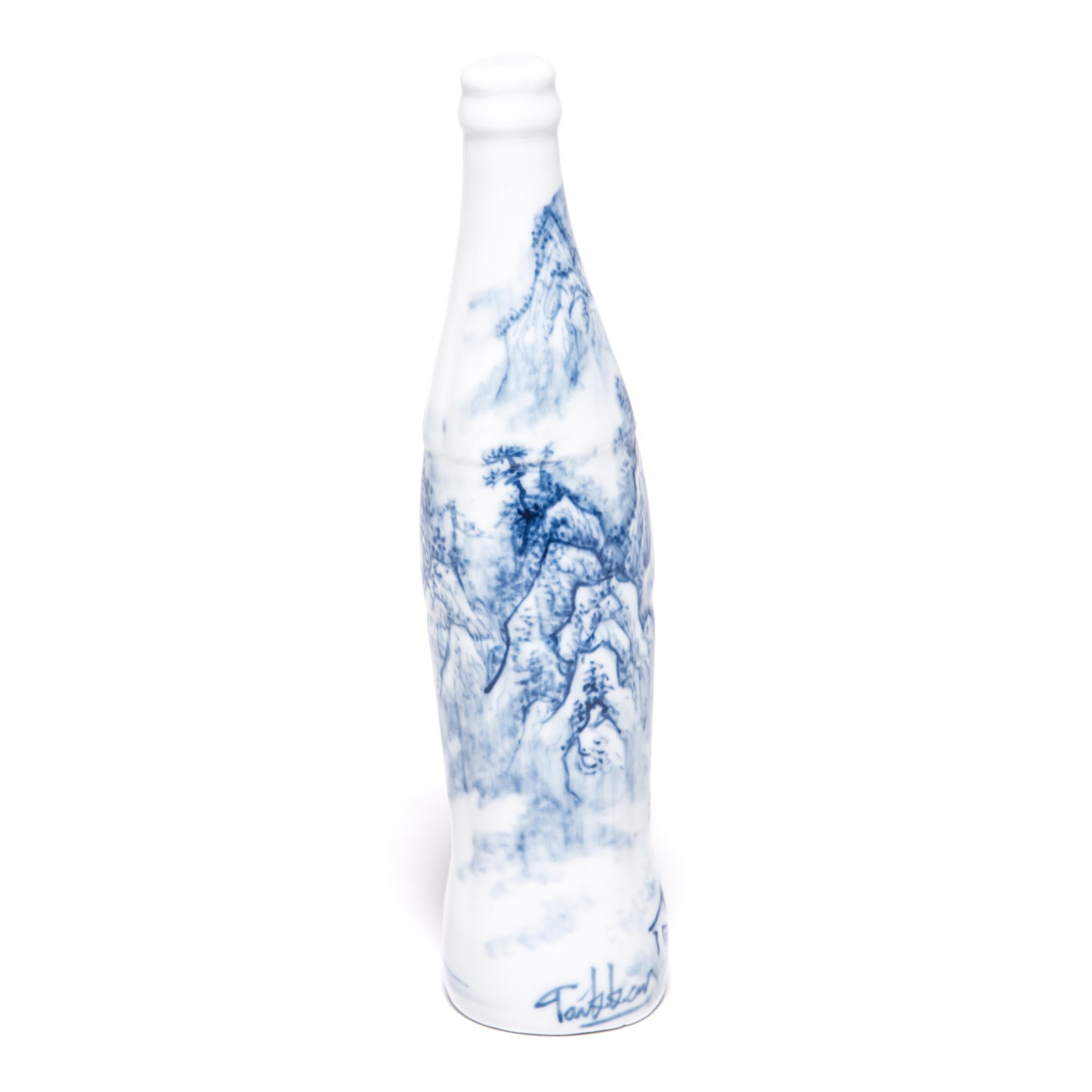 „Shan Shui“-Porzellan Cola-Flasche (Blau), Still-Life Sculpture, von Taikkun Li