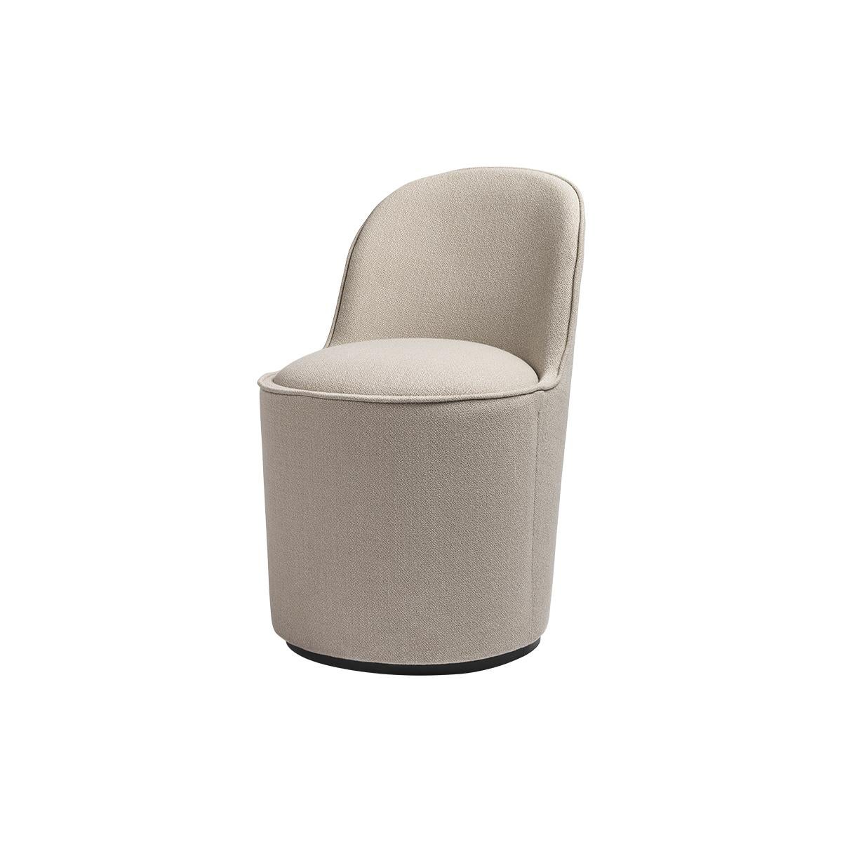 Brushed Tail Low Back Modern Italian Style Chauffeuse Lounge Chairs