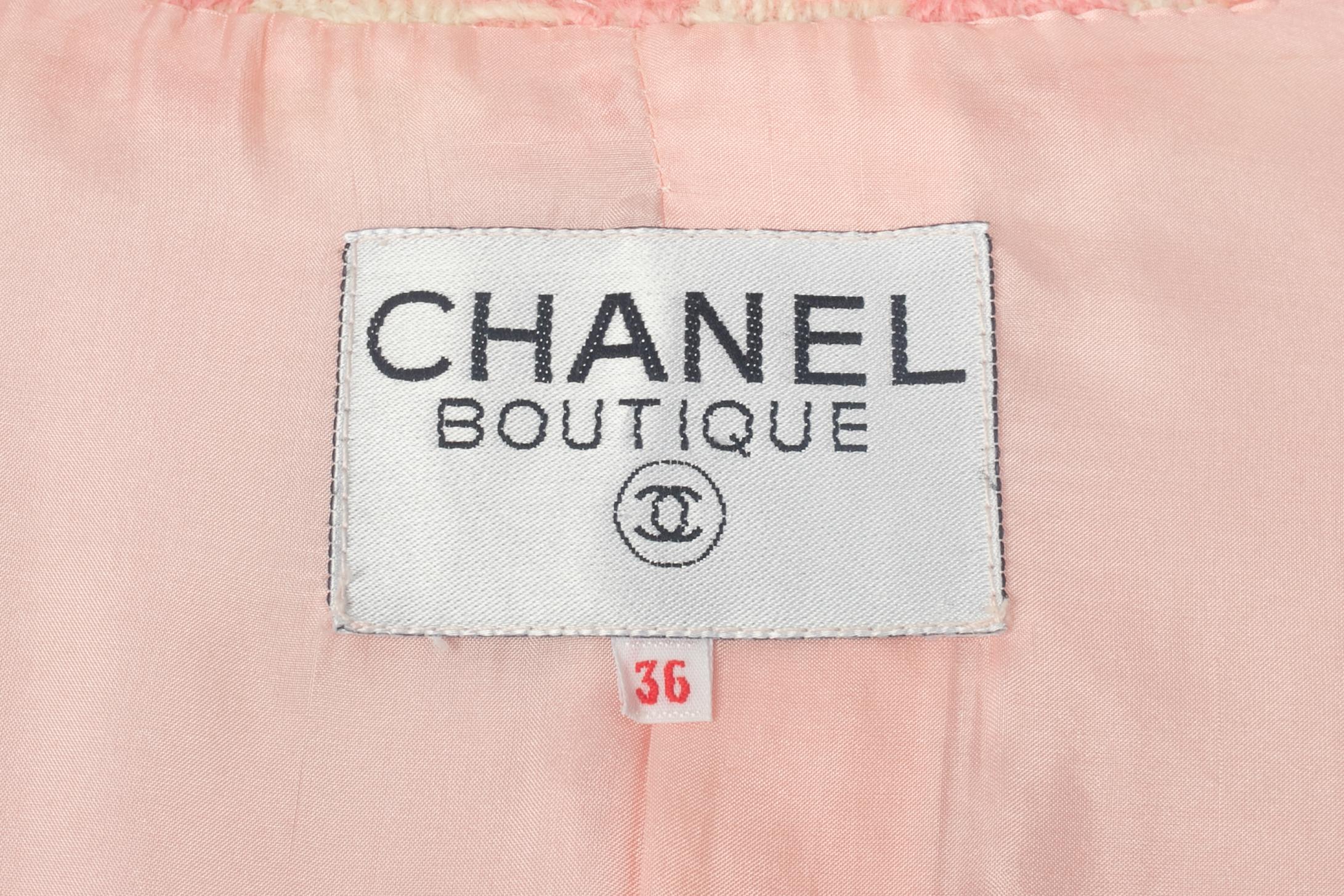 Tailleur rosa Chanel años 90 en venta 7