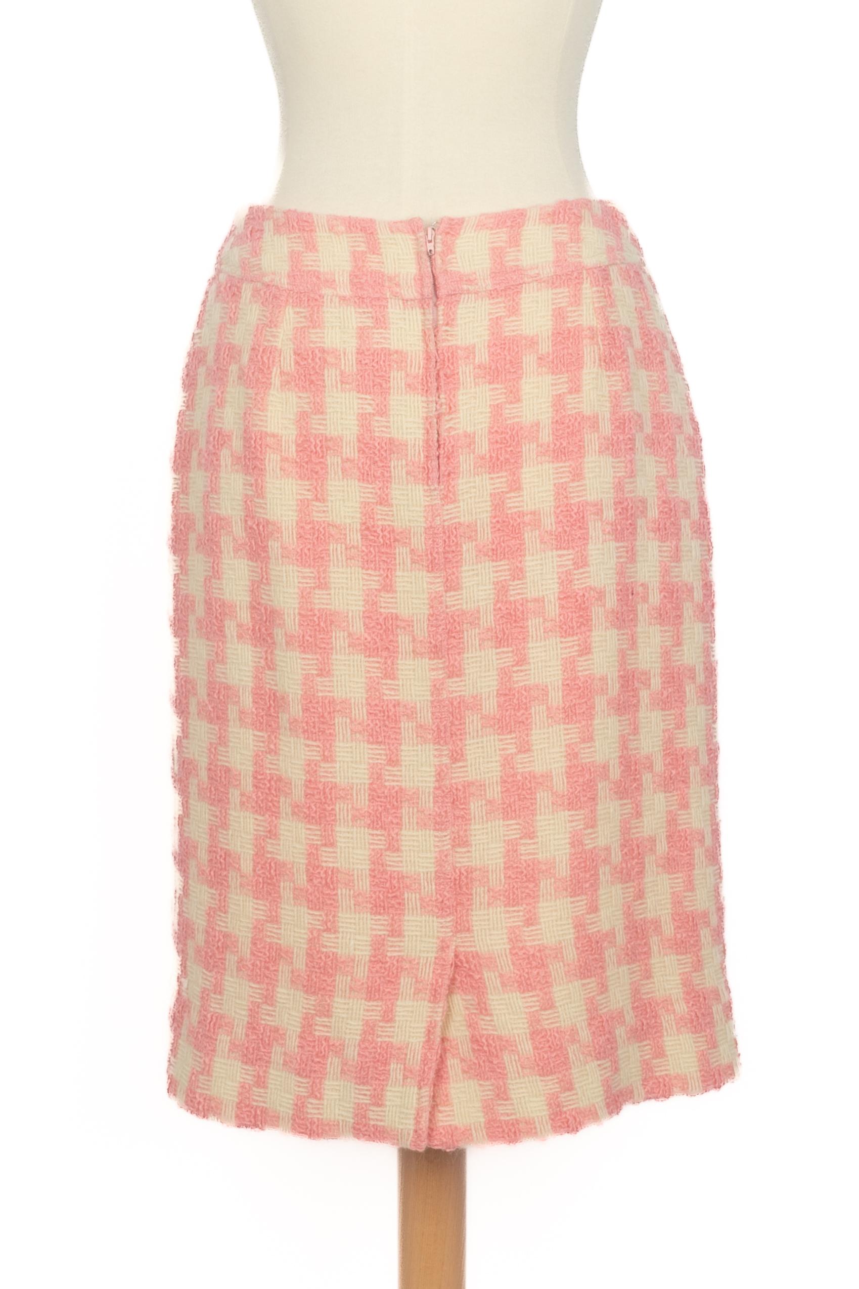 Tailleur rosa Chanel años 90 en venta 1