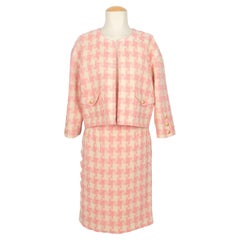 Tailleur rosa Chanel años 90