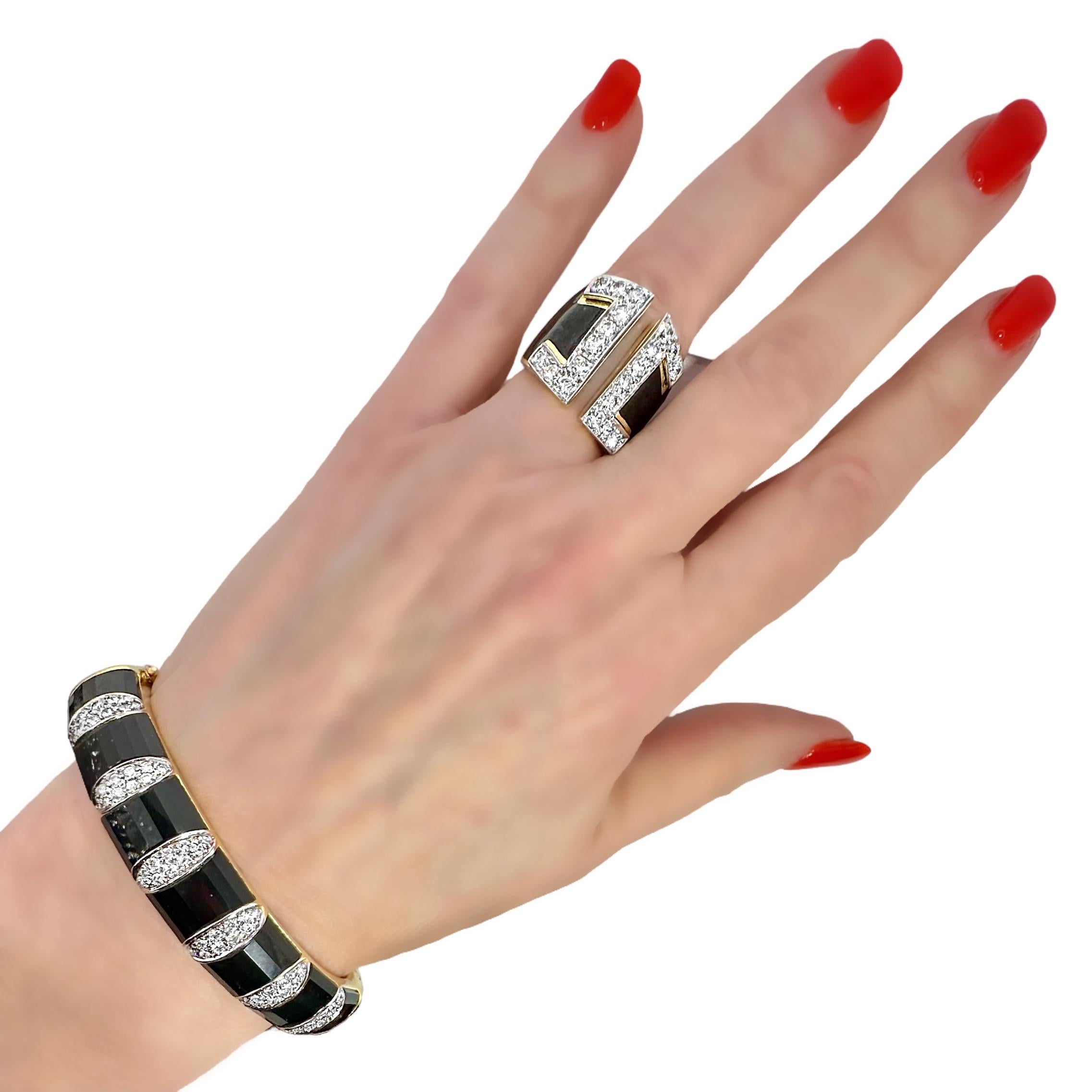 Bracciale sartoriale in oro 18 carati, onice e diamanti di La Triomphe in vendita 7