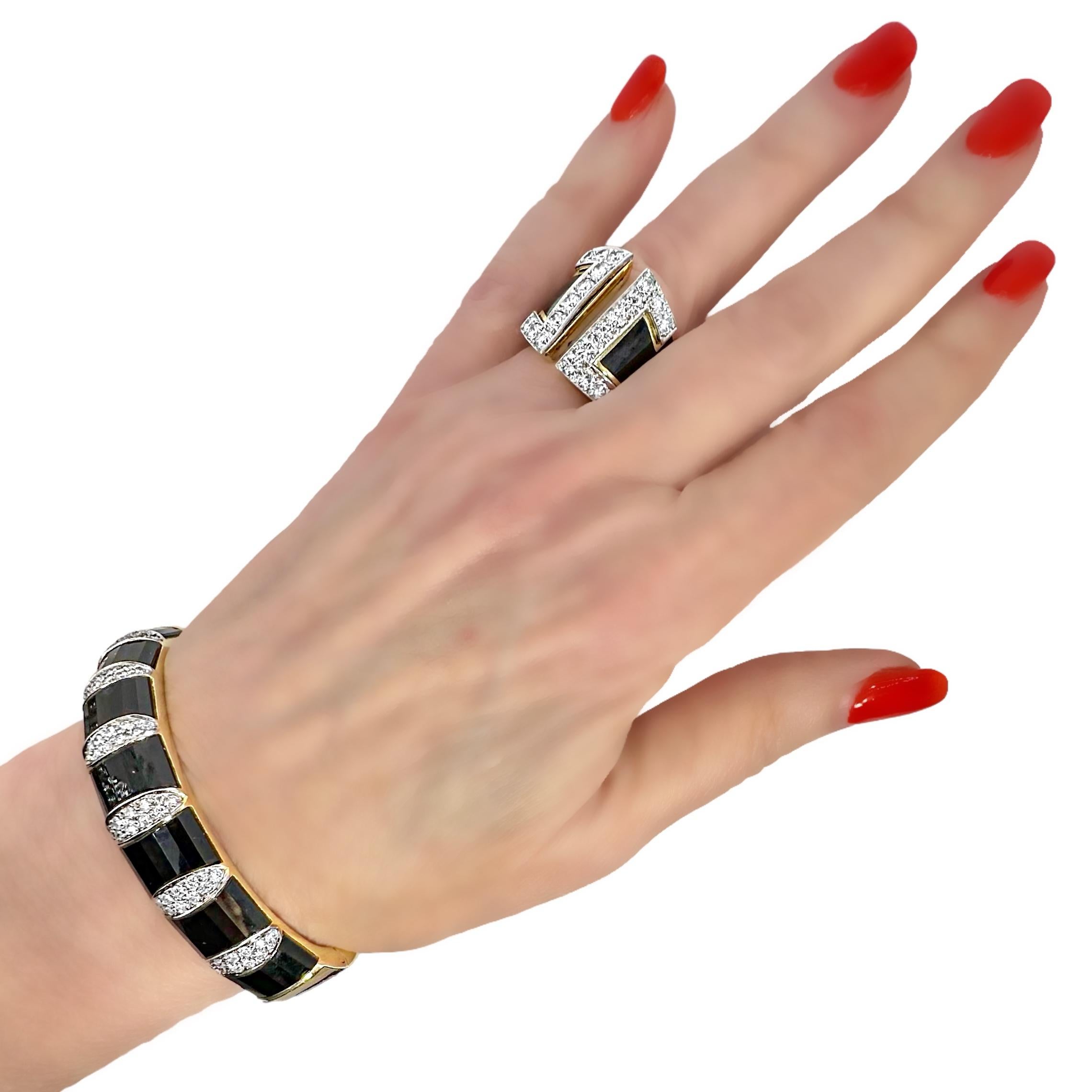 Bracciale sartoriale in oro 18 carati, onice e diamanti di La Triomphe in vendita 8