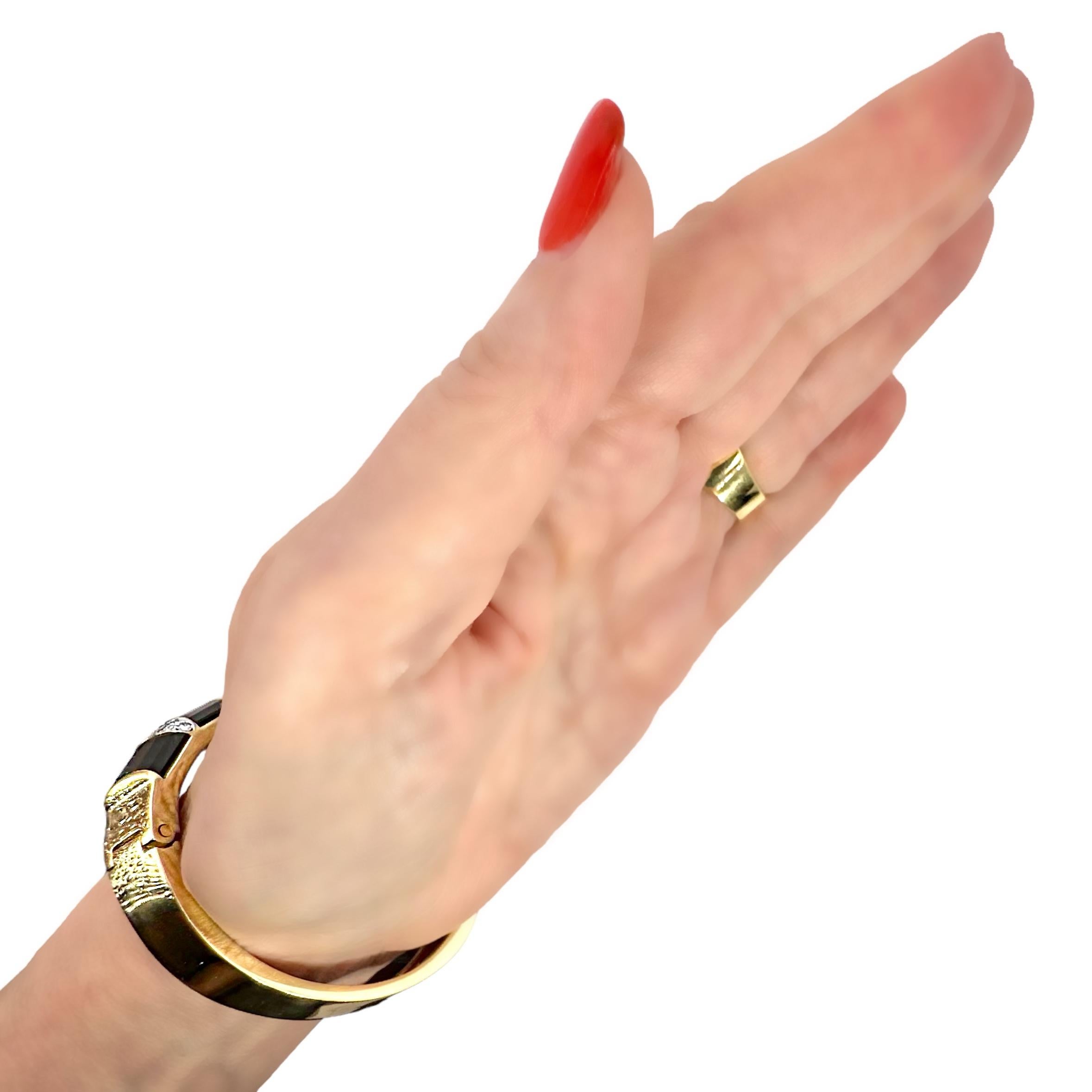 Bracciale sartoriale in oro 18 carati, onice e diamanti di La Triomphe in vendita 10