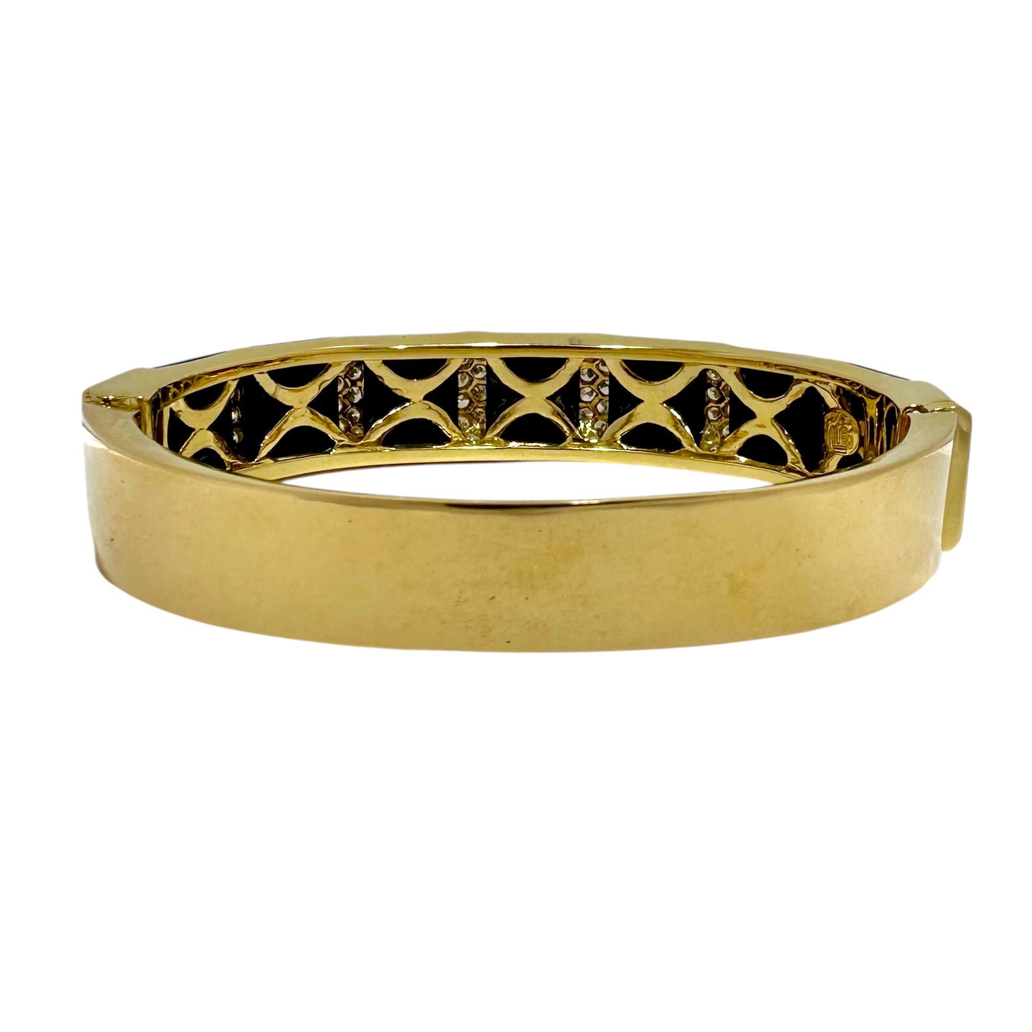 Bracciale sartoriale in oro 18 carati, onice e diamanti di La Triomphe In condizioni buone in vendita a Palm Beach, FL