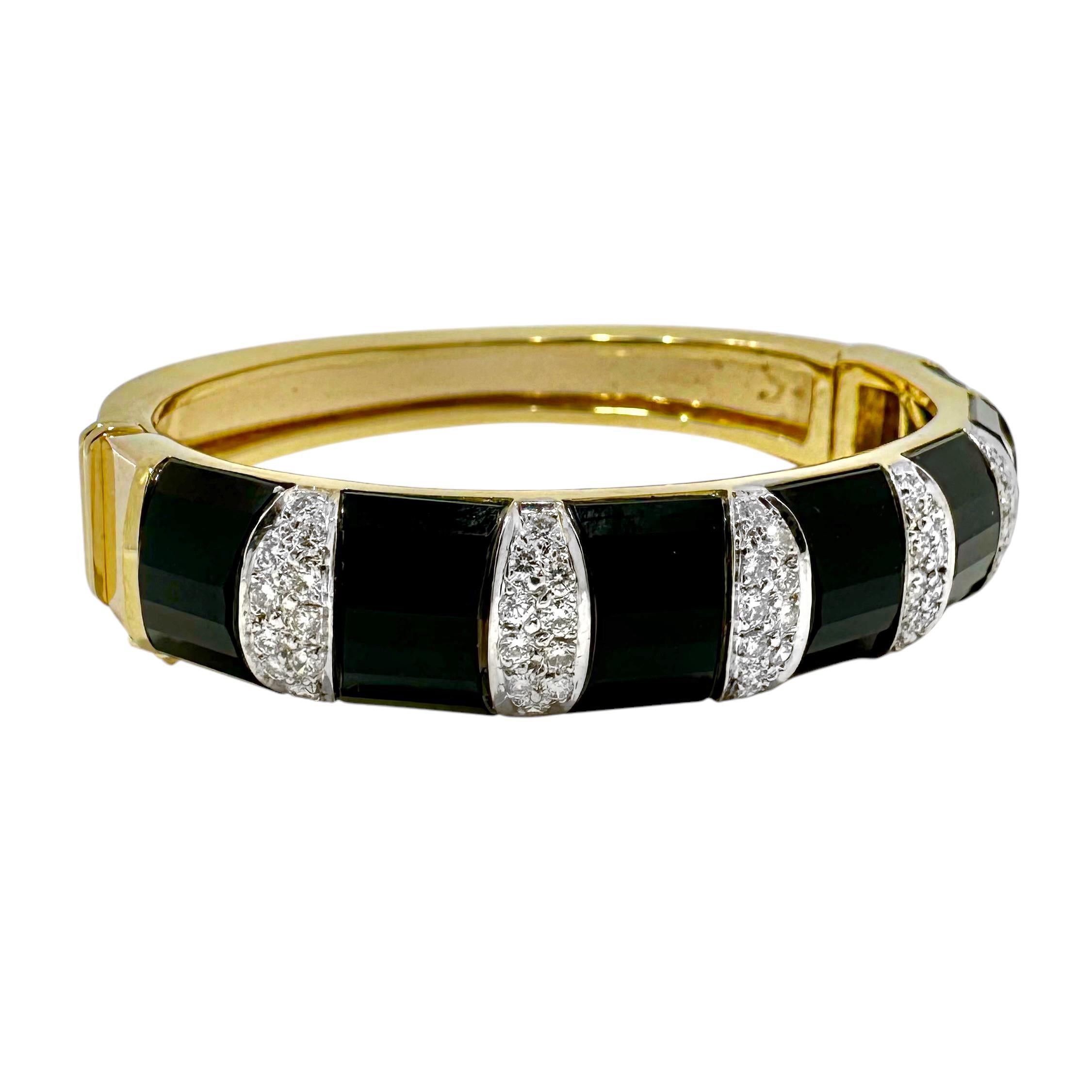 Donna Bracciale sartoriale in oro 18 carati, onice e diamanti di La Triomphe in vendita