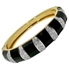 Tailored 18K Gold, Onyx and Diamond Bracelet by La Triomphe