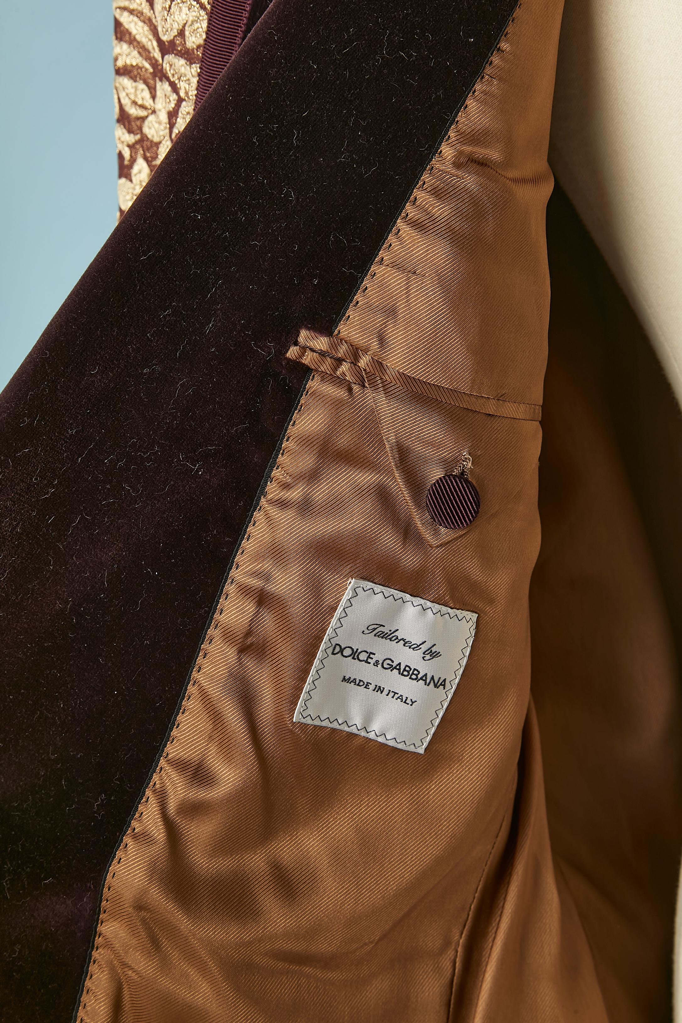 Tailored gold damask tuxedo jacket with burgundy velvet collar Dolce & Gabbana For Sale 2