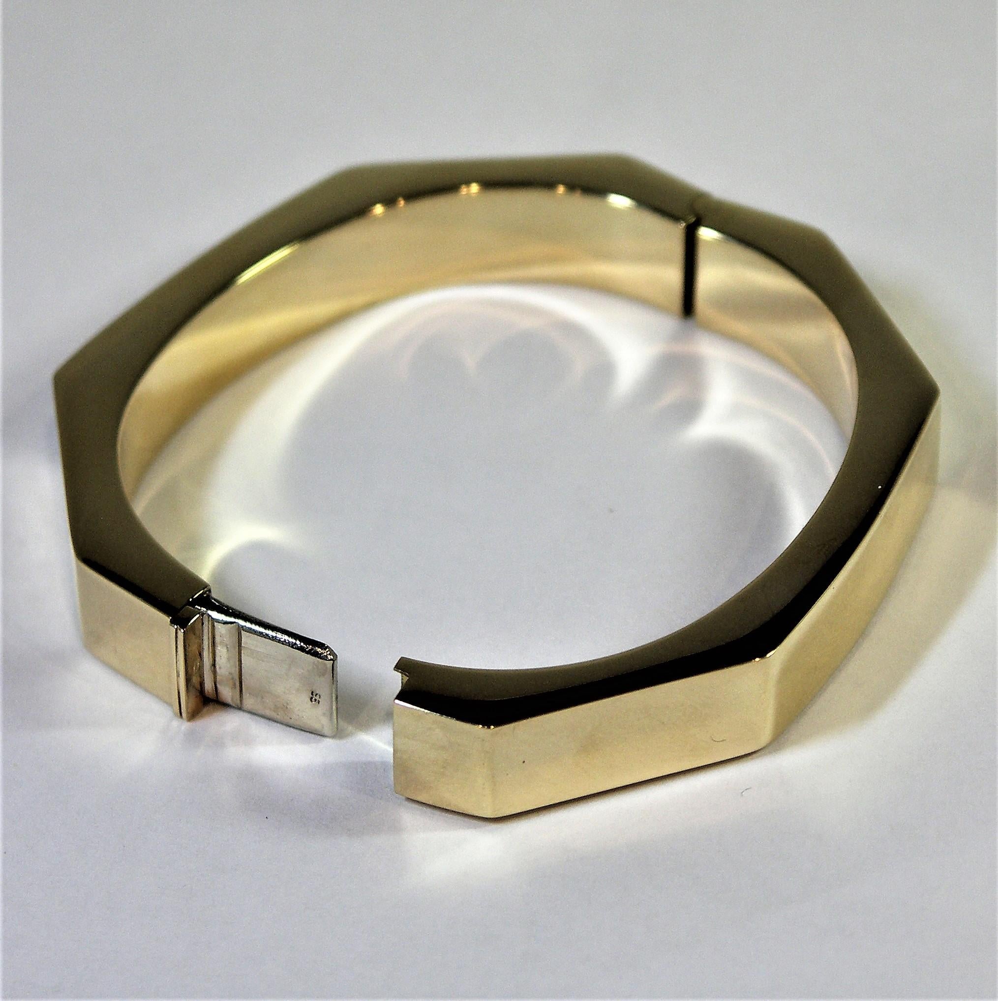 Tailored Gold Octagonal Bangle In Good Condition In Palm Beach, FL