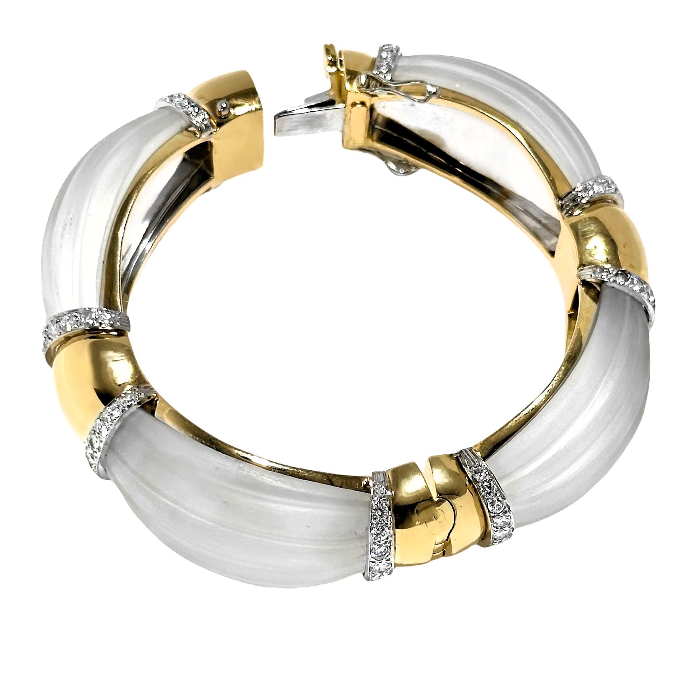 Women's Tailored Mid-20th Century 18k Gold Bangle with Frosted Rock Crystal and Diamonds For Sale