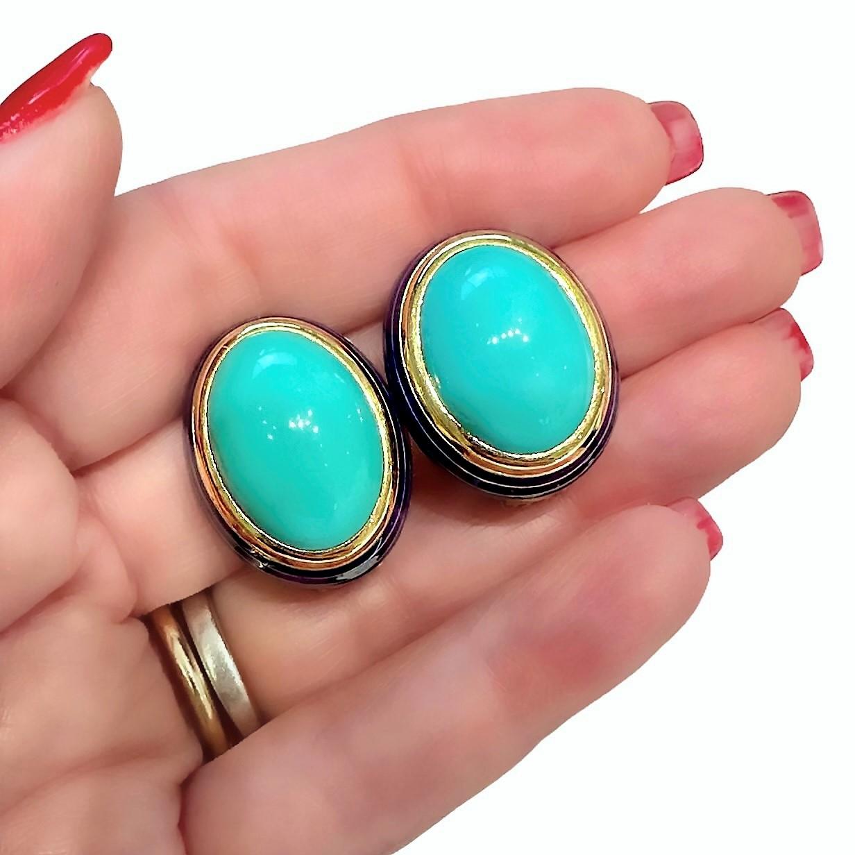 Tailored, Mid-20th Century 18K Yellow Gold, Turquoise and Blue Enamel Earrings In Good Condition For Sale In Palm Beach, FL