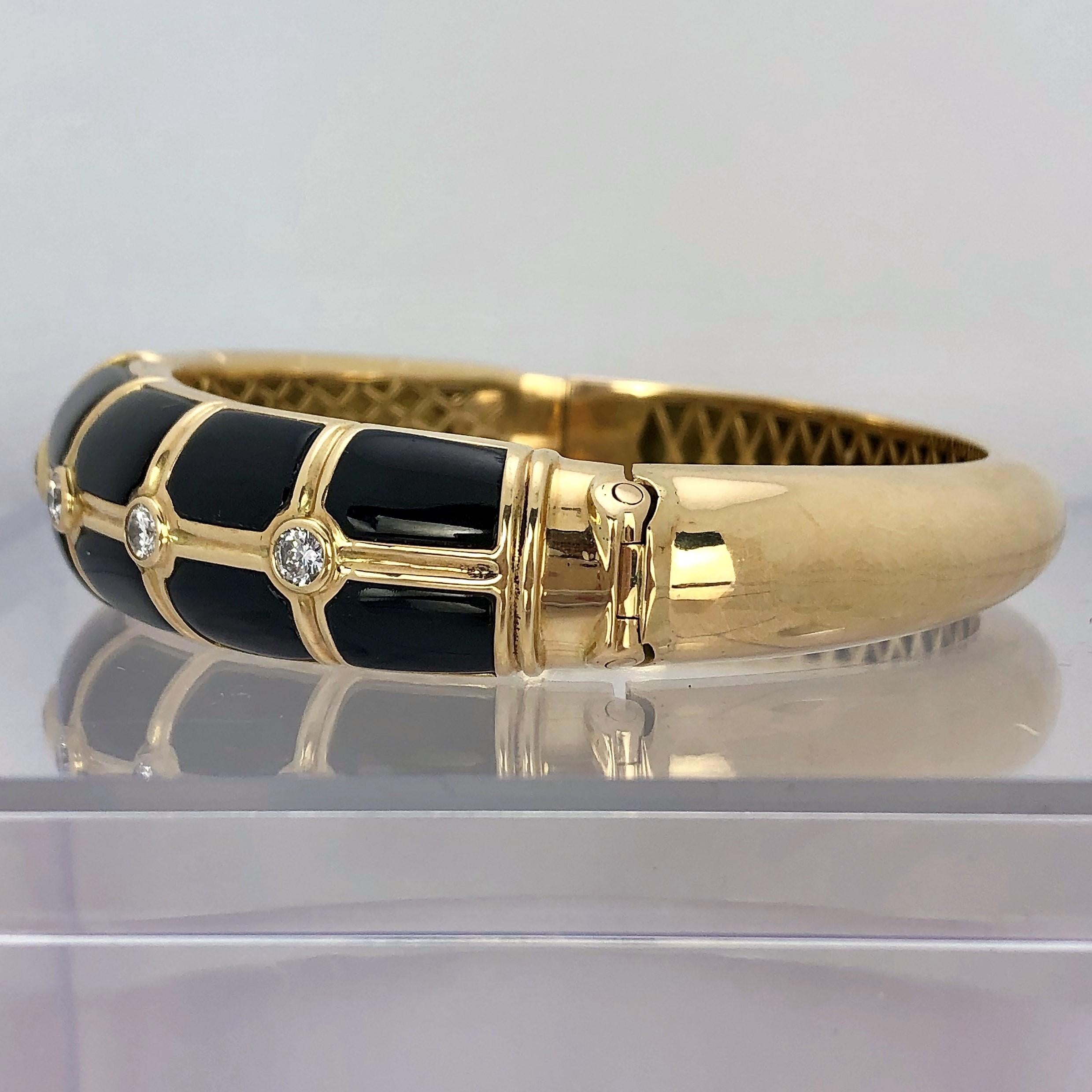 Tailored Onyx, Gold and Diamond Bangle for a Large Wrist Size In Good Condition For Sale In Palm Beach, FL