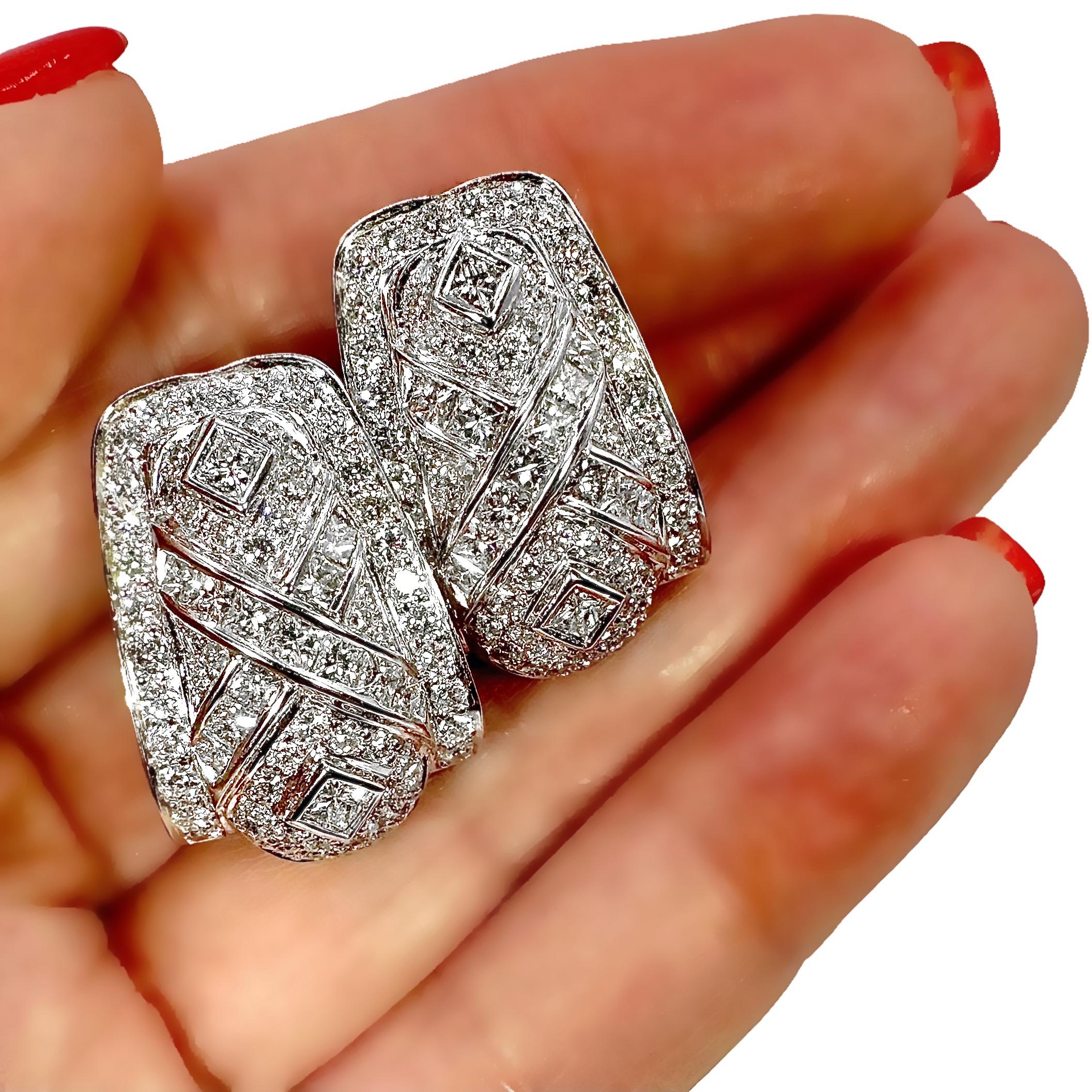 Women's Tailored Vintage 18K White Gold Diamond Encrusted Bombe J Hoop Earrings For Sale