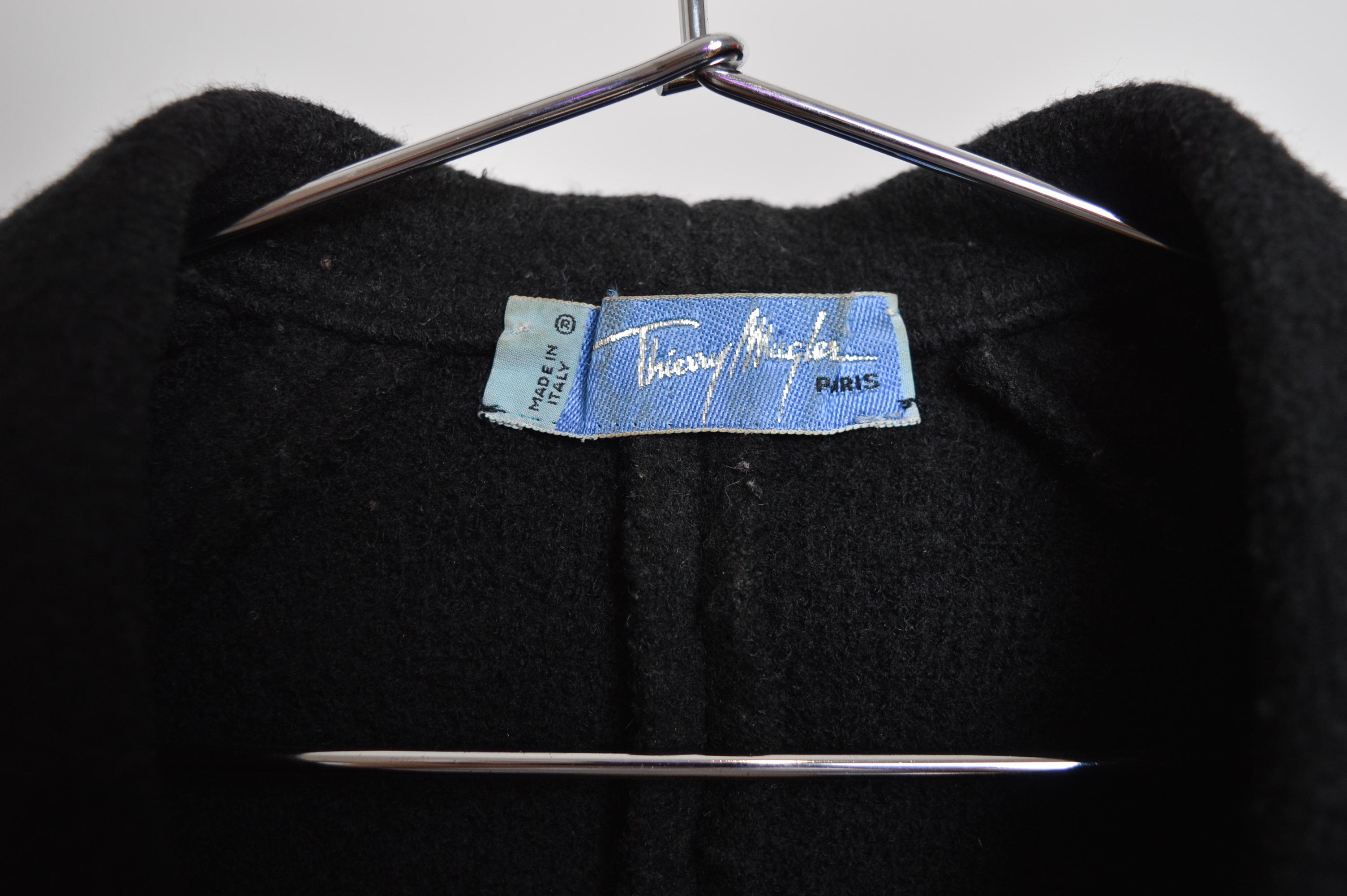 Women's Tailored Vintage Thierry Mugler Pure Wool Sculpted Knit Black Blazer Jacket For Sale